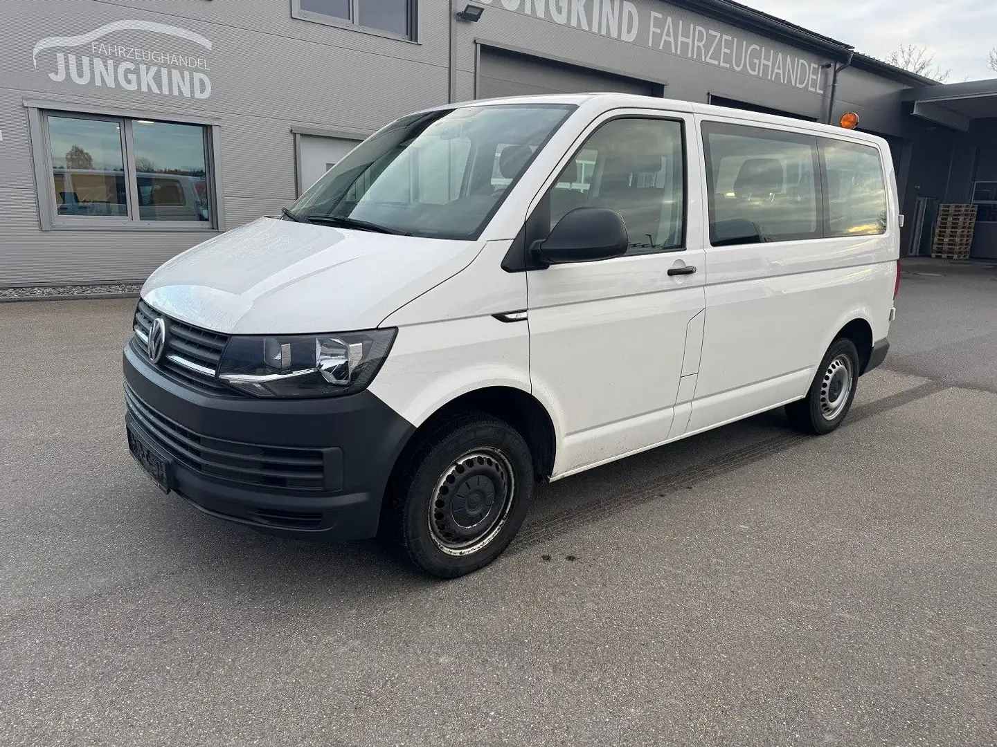 Volkswagen T6 Transporter Kombi 9-Sitzer Klima Blanc - 1