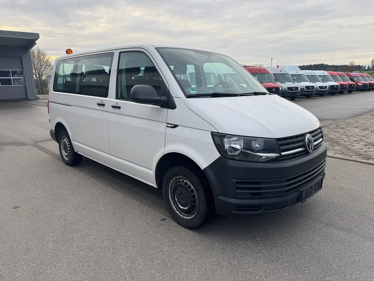 Volkswagen T6 Transporter Kombi 9-Sitzer Klima Blanc - 2