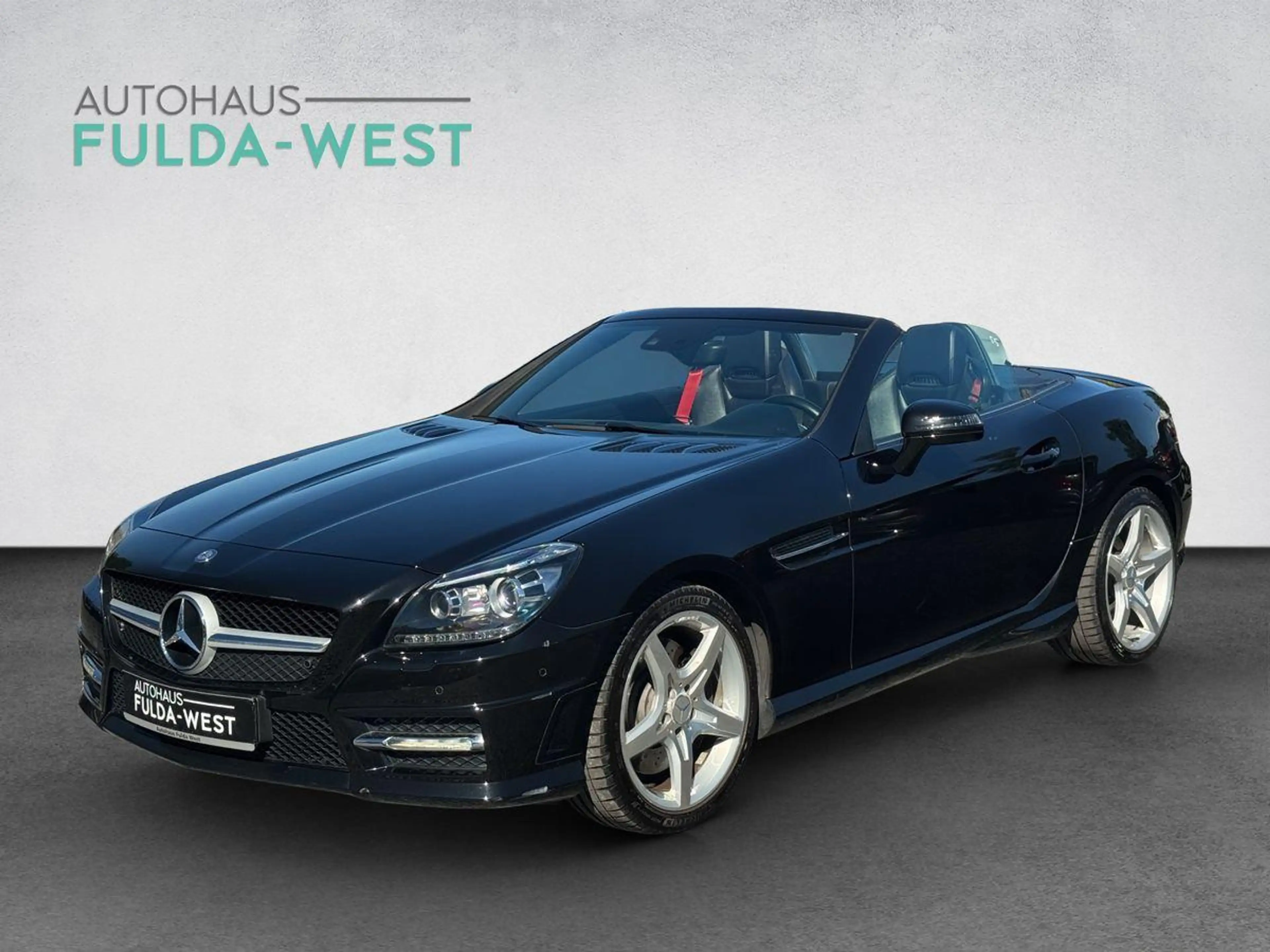 Mercedes-Benz SLK 250 AMG ILS H/K Bi-Xenon Airscarf Leder 2Hd
