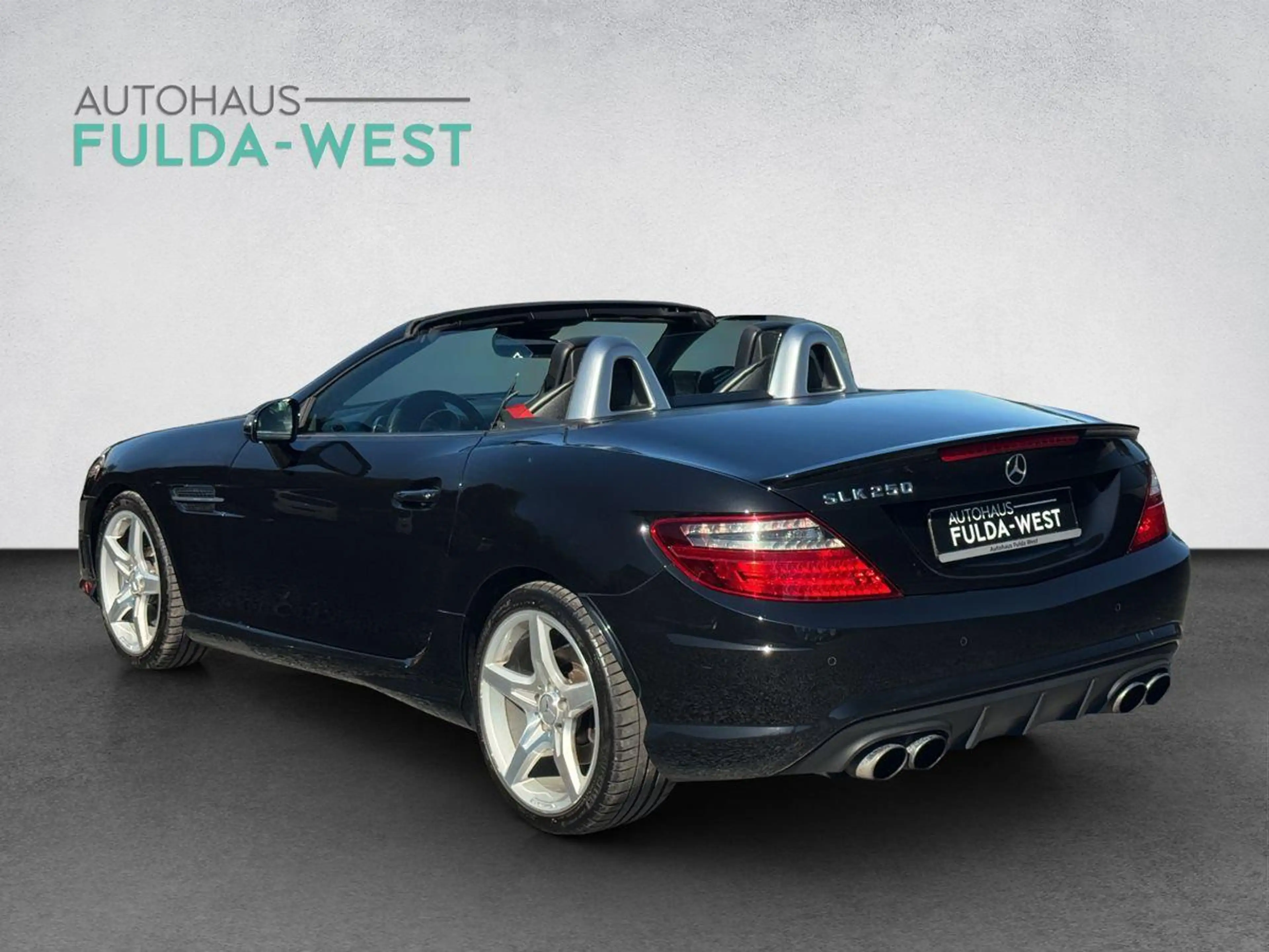 Mercedes-Benz SLK 250 AMG ILS H/K Bi-Xenon Airscarf Leder 2Hd — photo 4