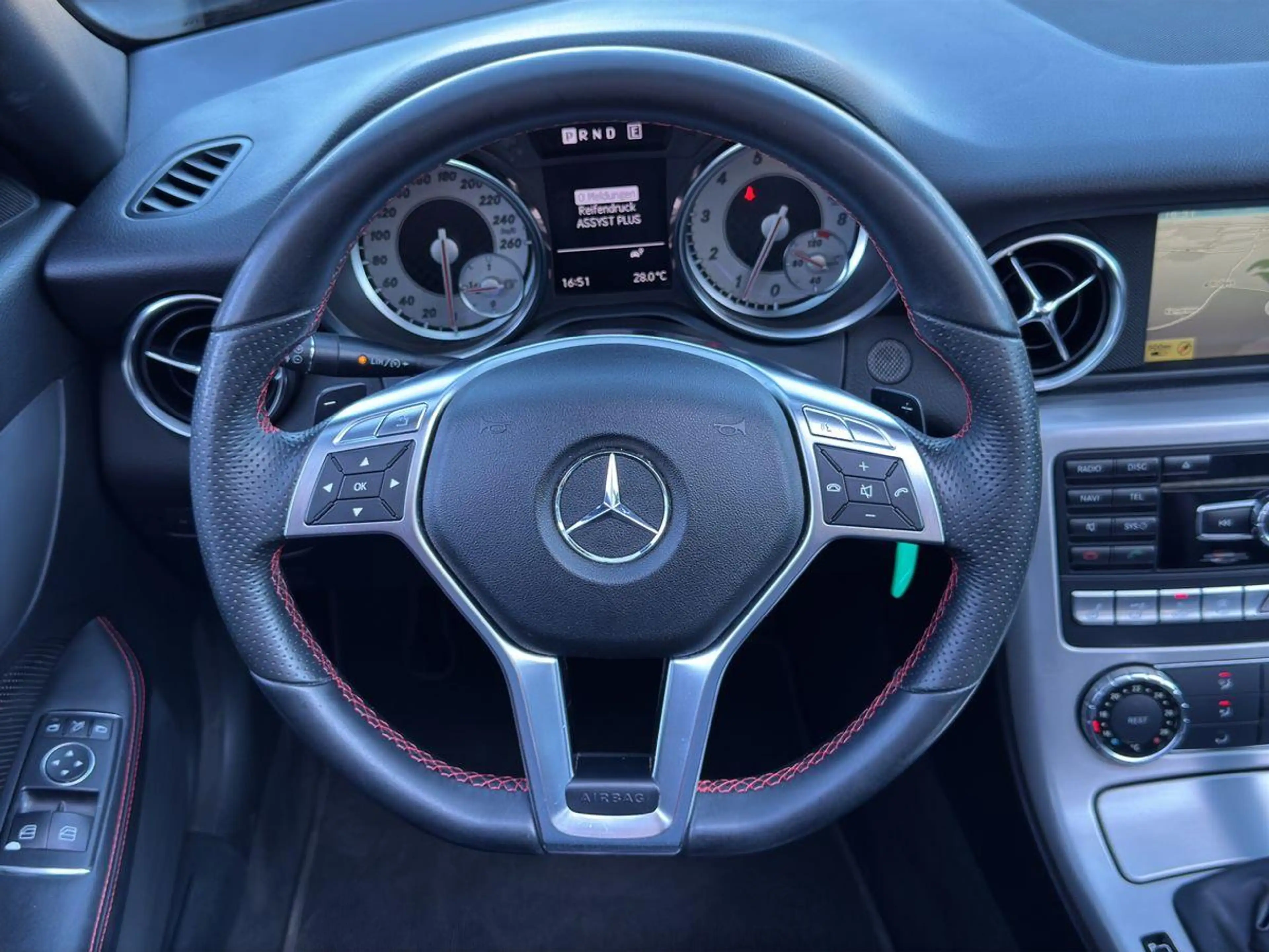 Mercedes-Benz SLK 250 AMG ILS H/K Bi-Xenon Airscarf Leder 2Hd — photo 14