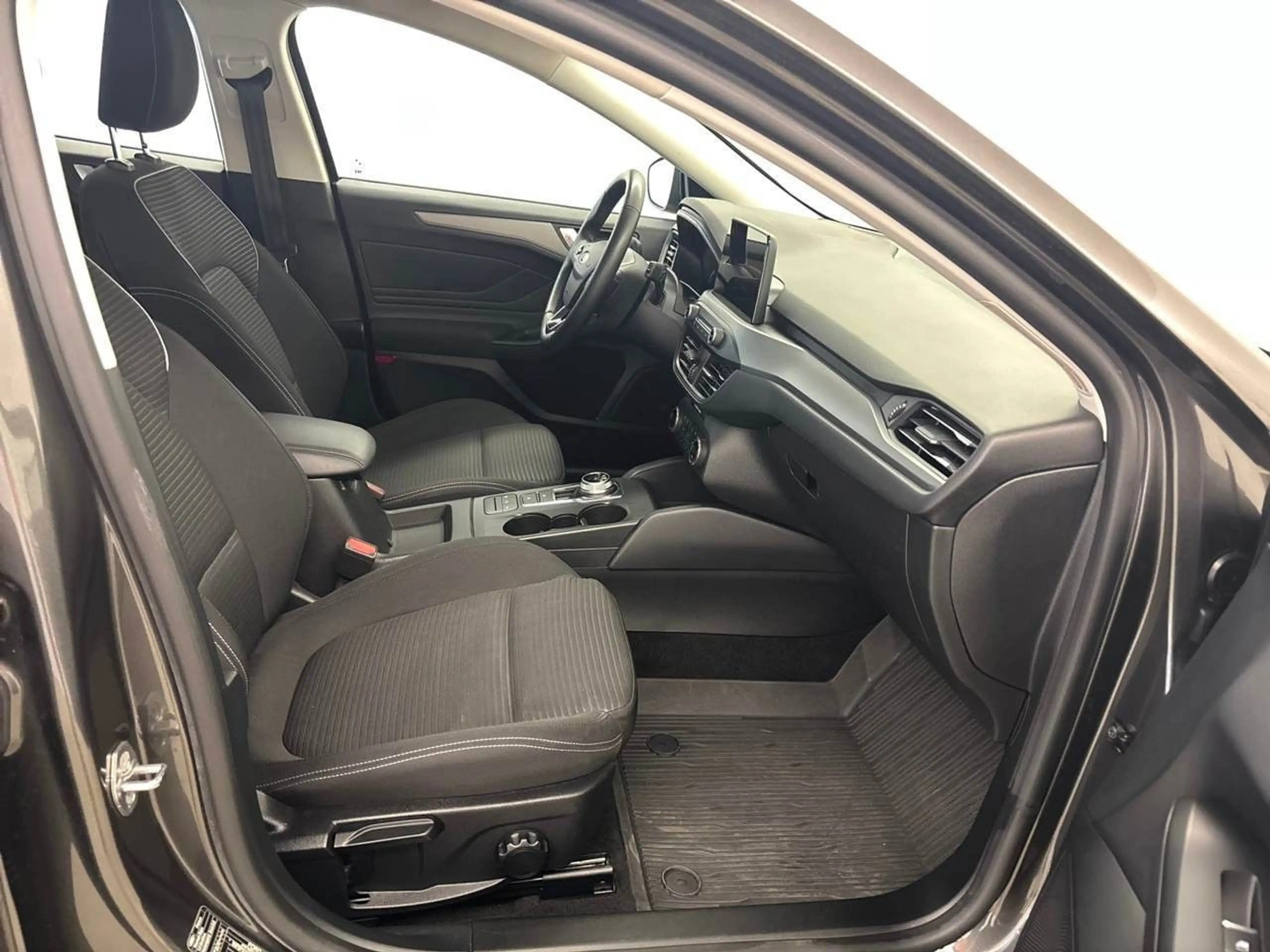 Ford Focus FOCUS TURNIER TITANIUM LED CARPLAY WINTER-PAKET — photo 7
