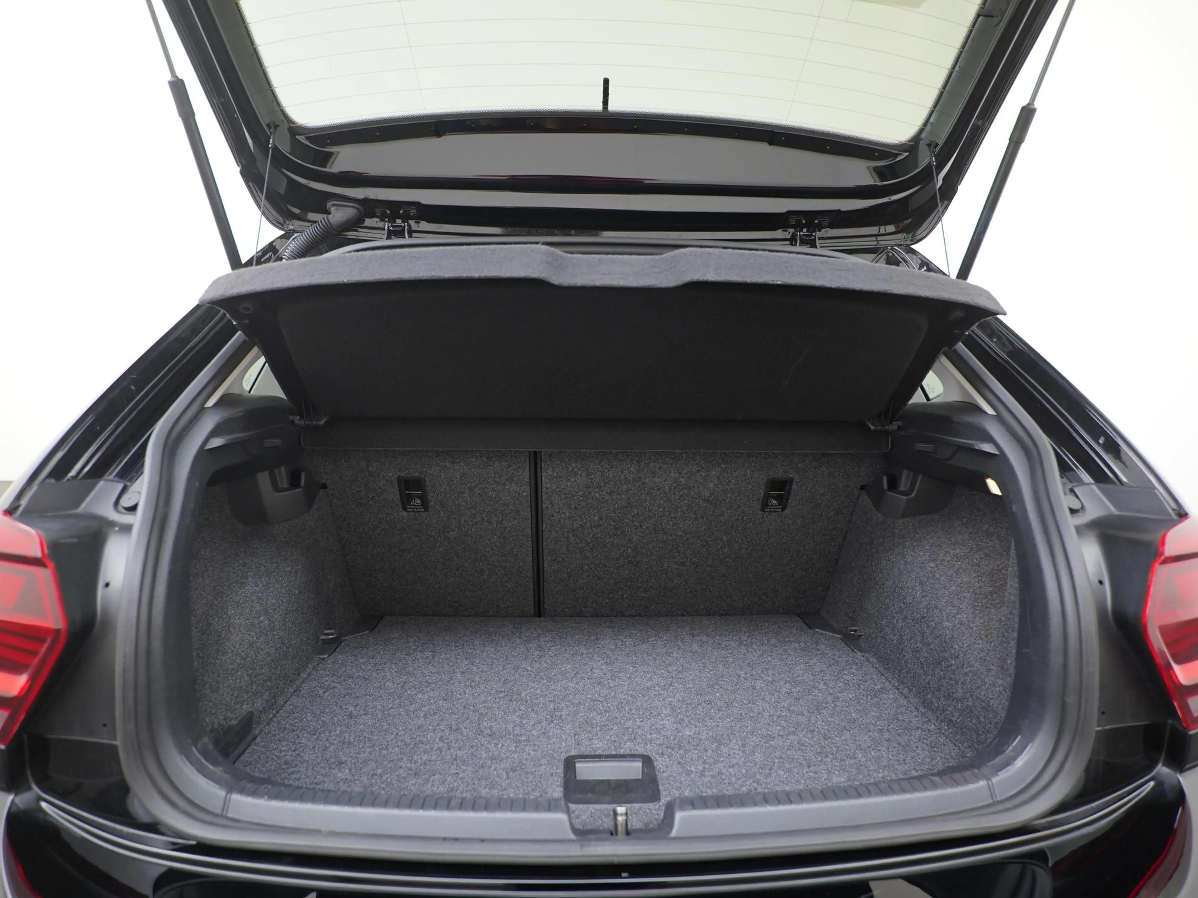 Volkswagen Polo 1.0 TSI Comfortline DSG | Navigatie | Parkeersenso — photo 23