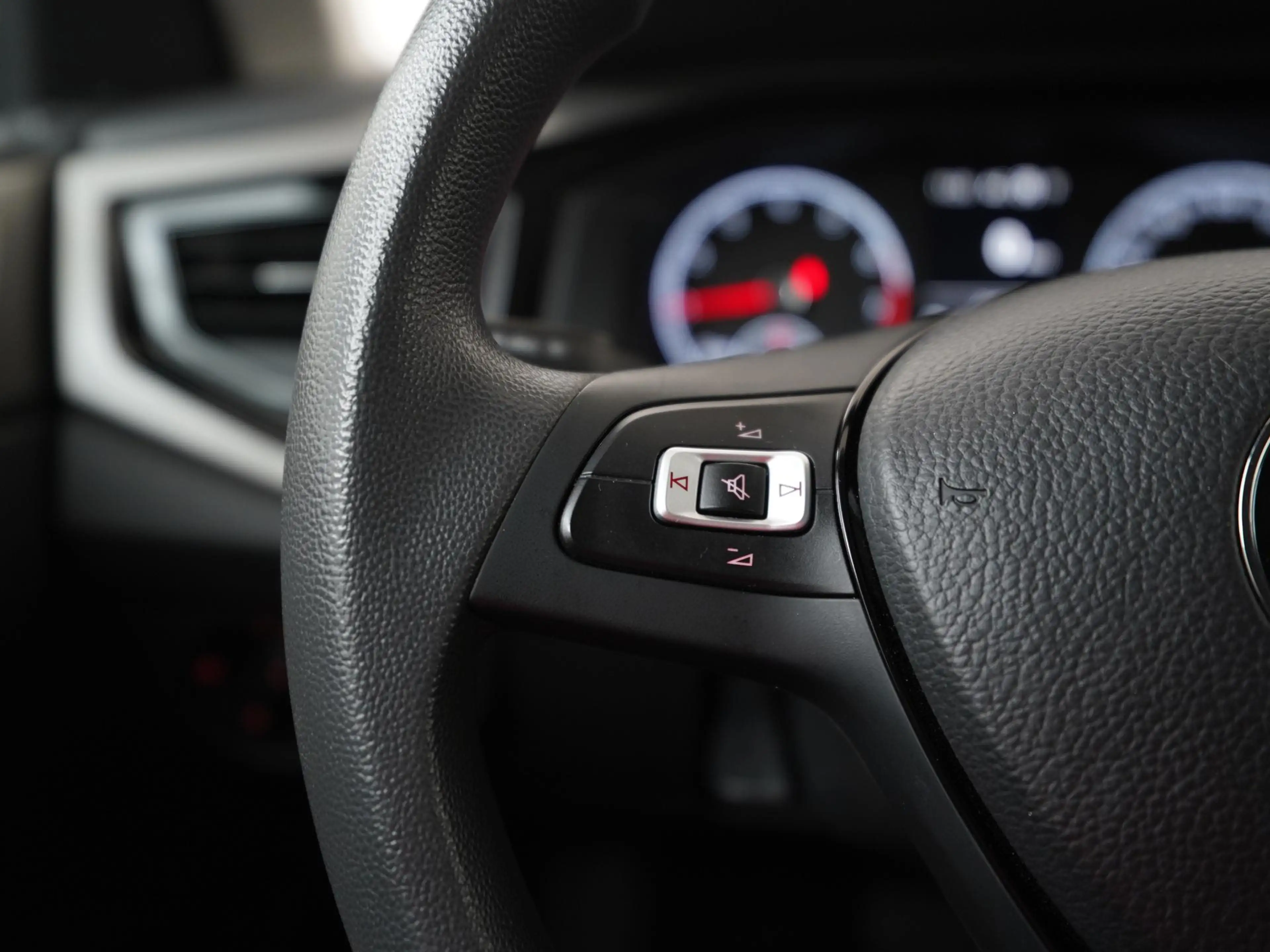 Volkswagen Polo 1.0 TSI Comfortline DSG | Navigatie | Parkeersenso — photo 7