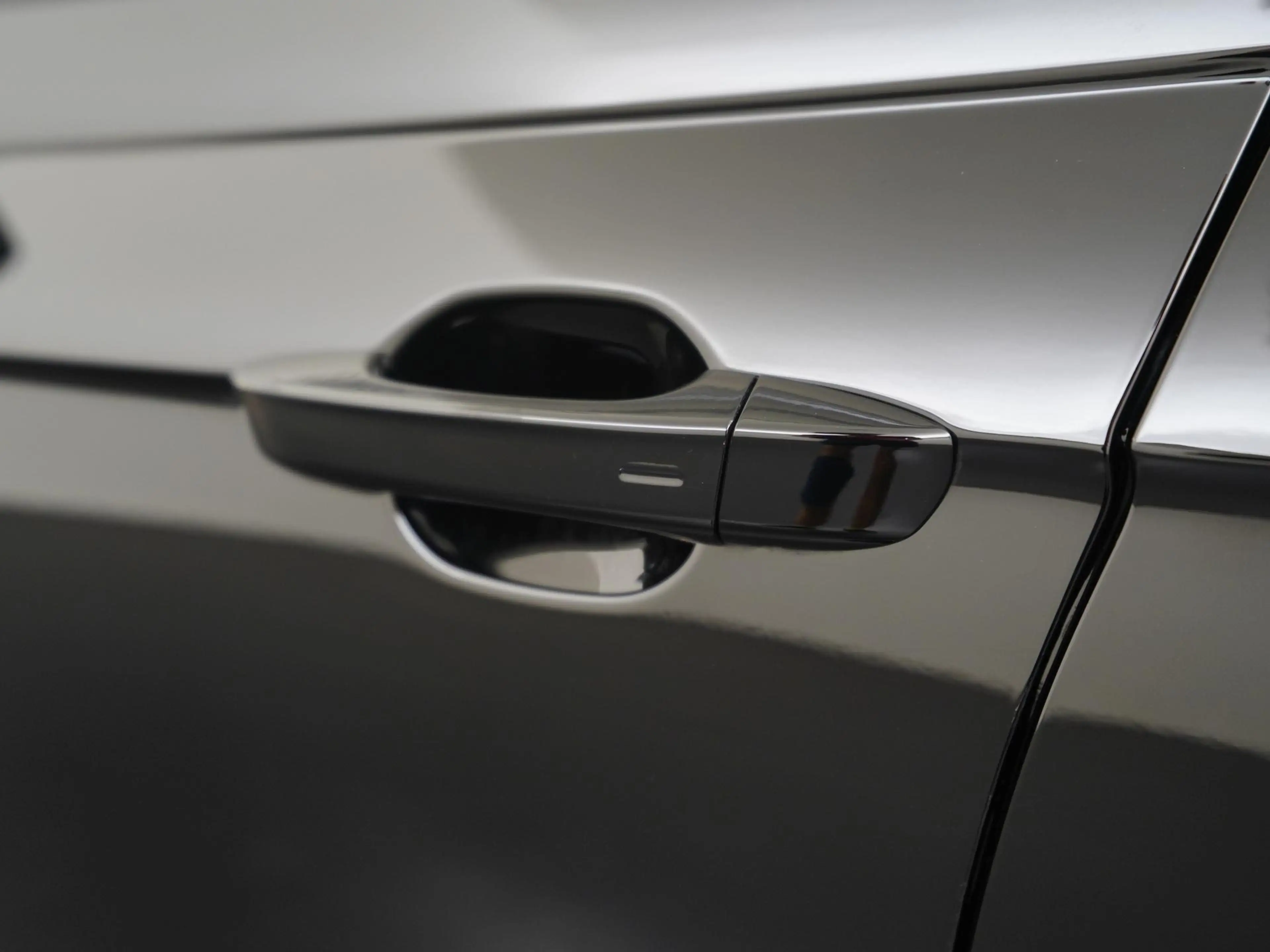 Volkswagen Polo 1.0 TSI Comfortline DSG | Navigatie | Parkeersenso — photo 28