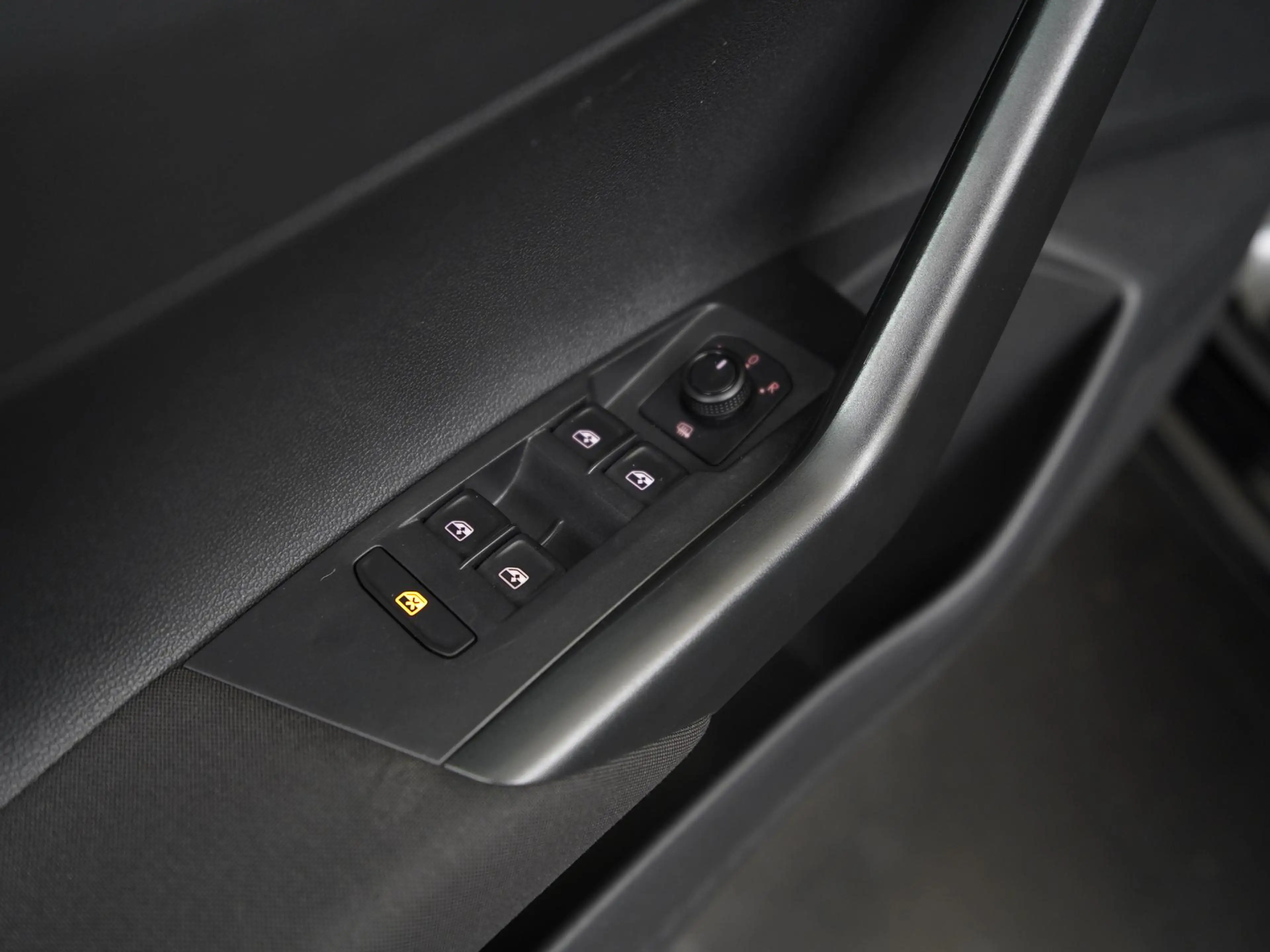 Volkswagen Polo 1.0 TSI Comfortline DSG | Navigatie | Parkeersenso — photo 31