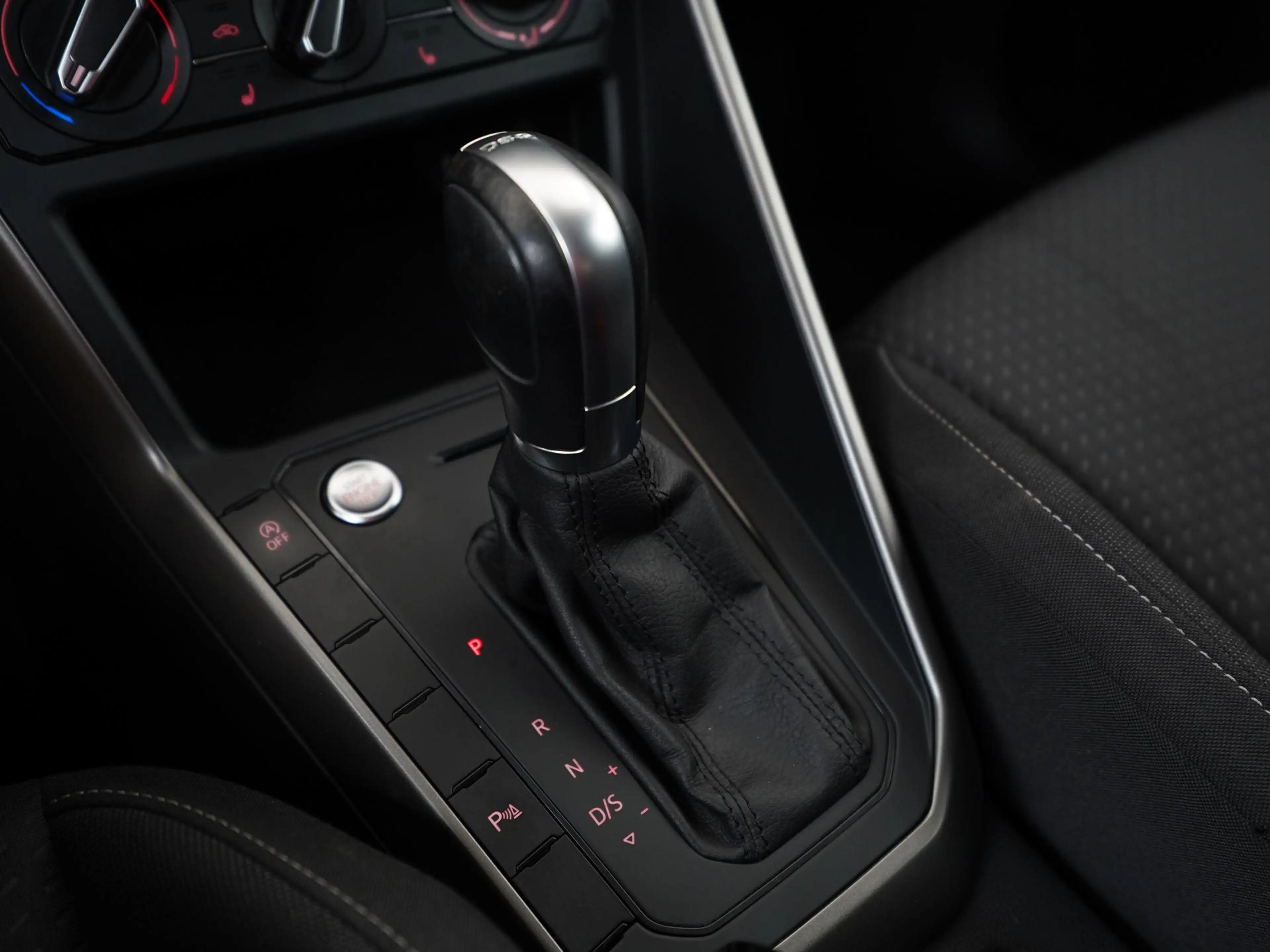 Volkswagen Polo 1.0 TSI Comfortline DSG | Navigatie | Parkeersenso — photo 10