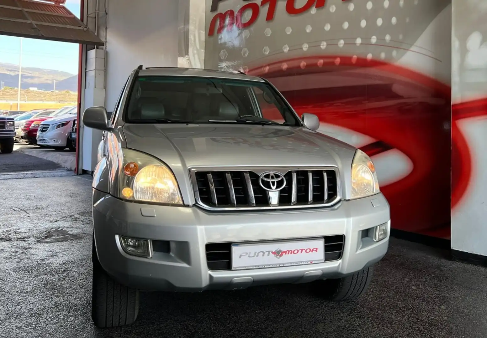Toyota Land Cruiser Todoterreno Automático de 5 Puertas siva - 1