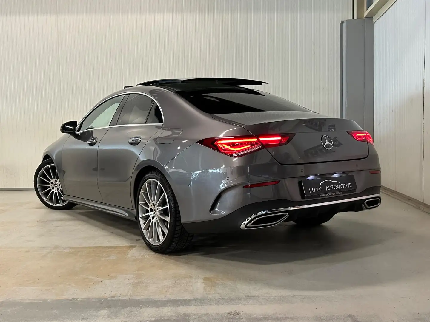 Mercedes-Benz CLA 180 AMG Line | PANO | AMBIANCE | LED Grijs - 2