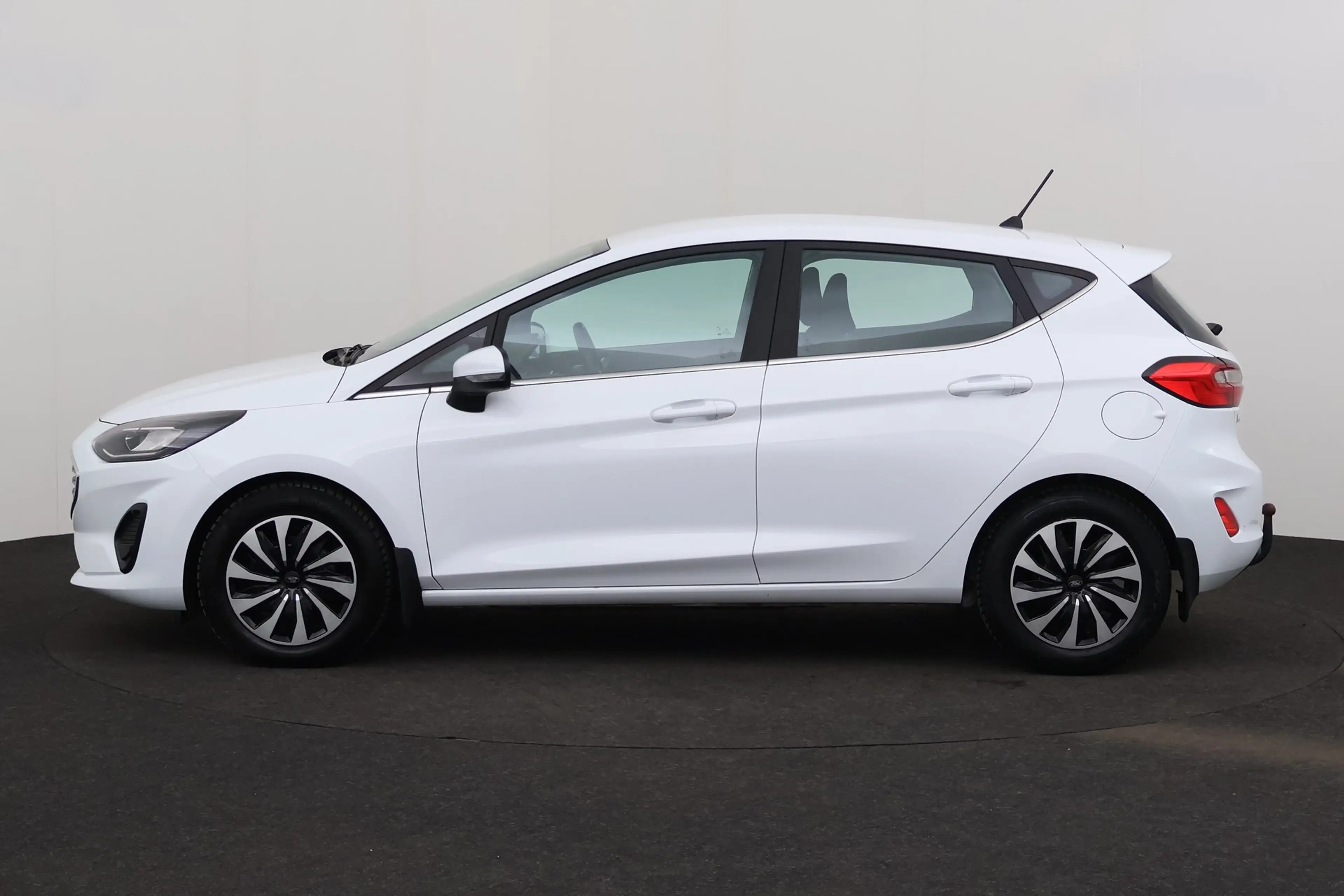 Ford Fiesta 1.0 MHEV TITANIUM + PDC + CRUISE — photo 2
