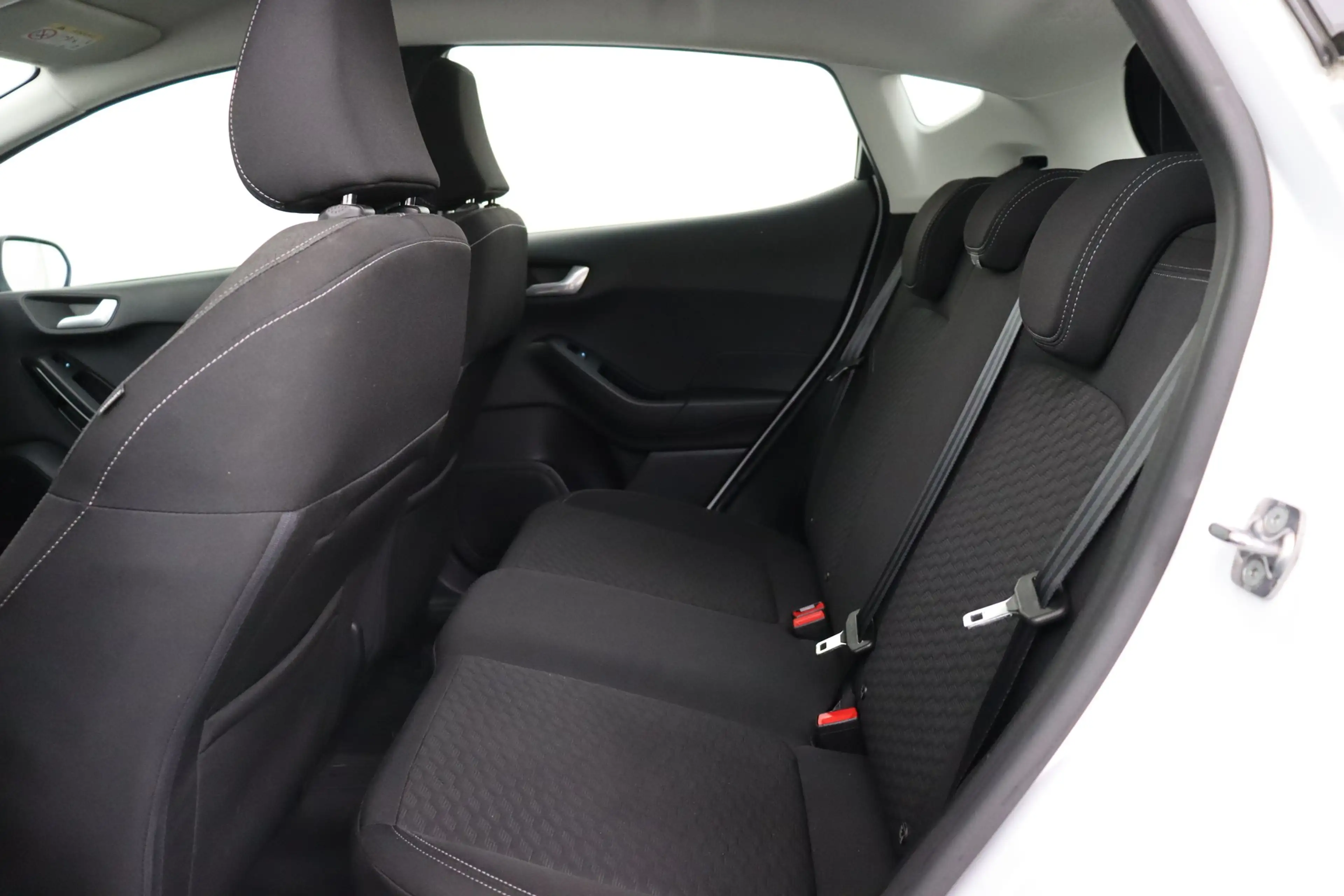Ford Fiesta 1.0 MHEV TITANIUM + PDC + CRUISE — photo 13