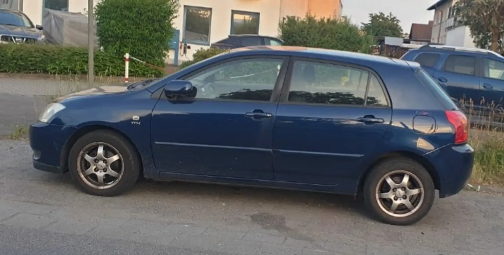 Toyota Corolla 1.6 Compact Blau - 2
