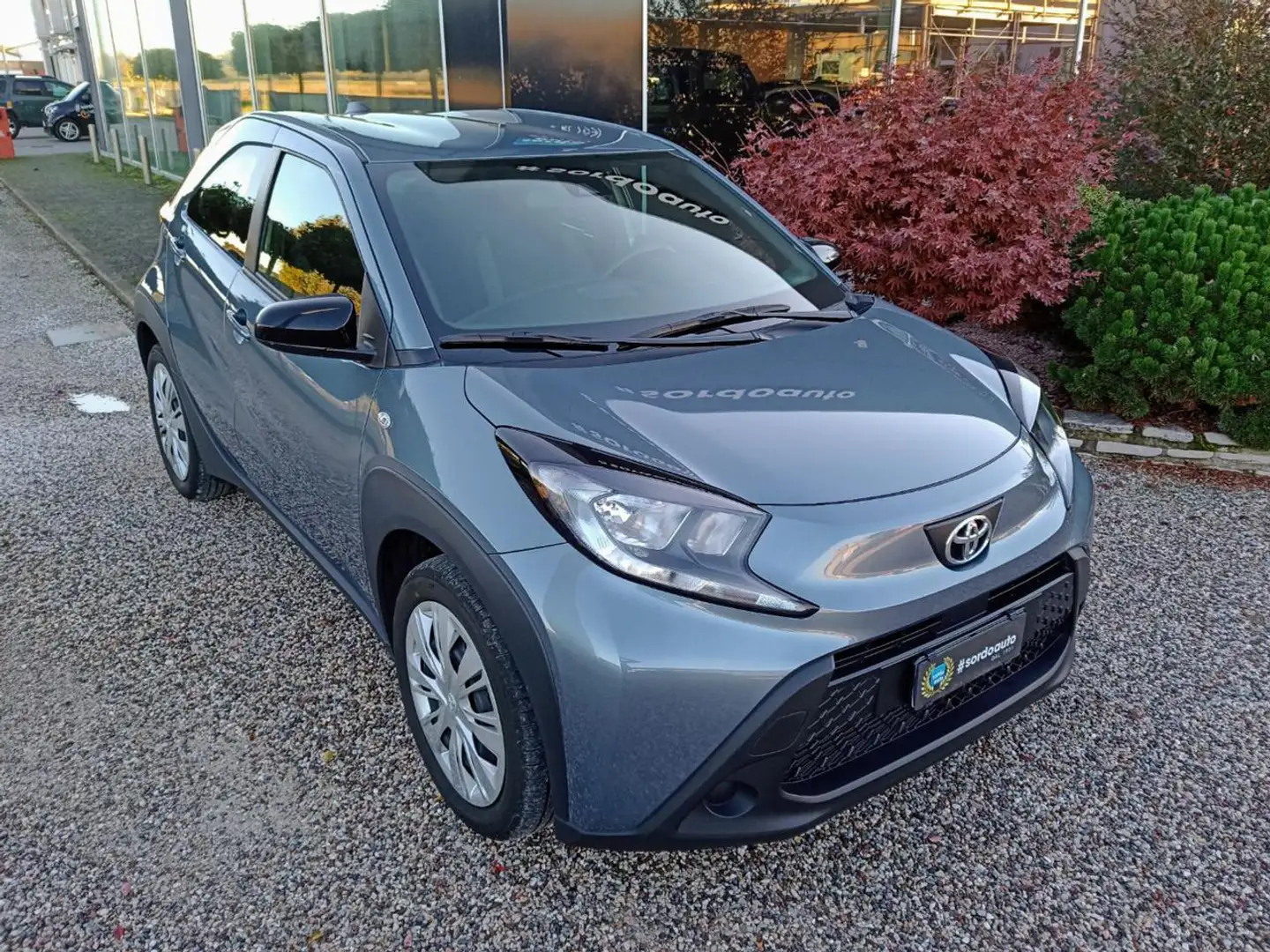 Toyota Aygo X 1.0 VVT-i 72 CV 5 porte Active S-CVT Blau - 2
