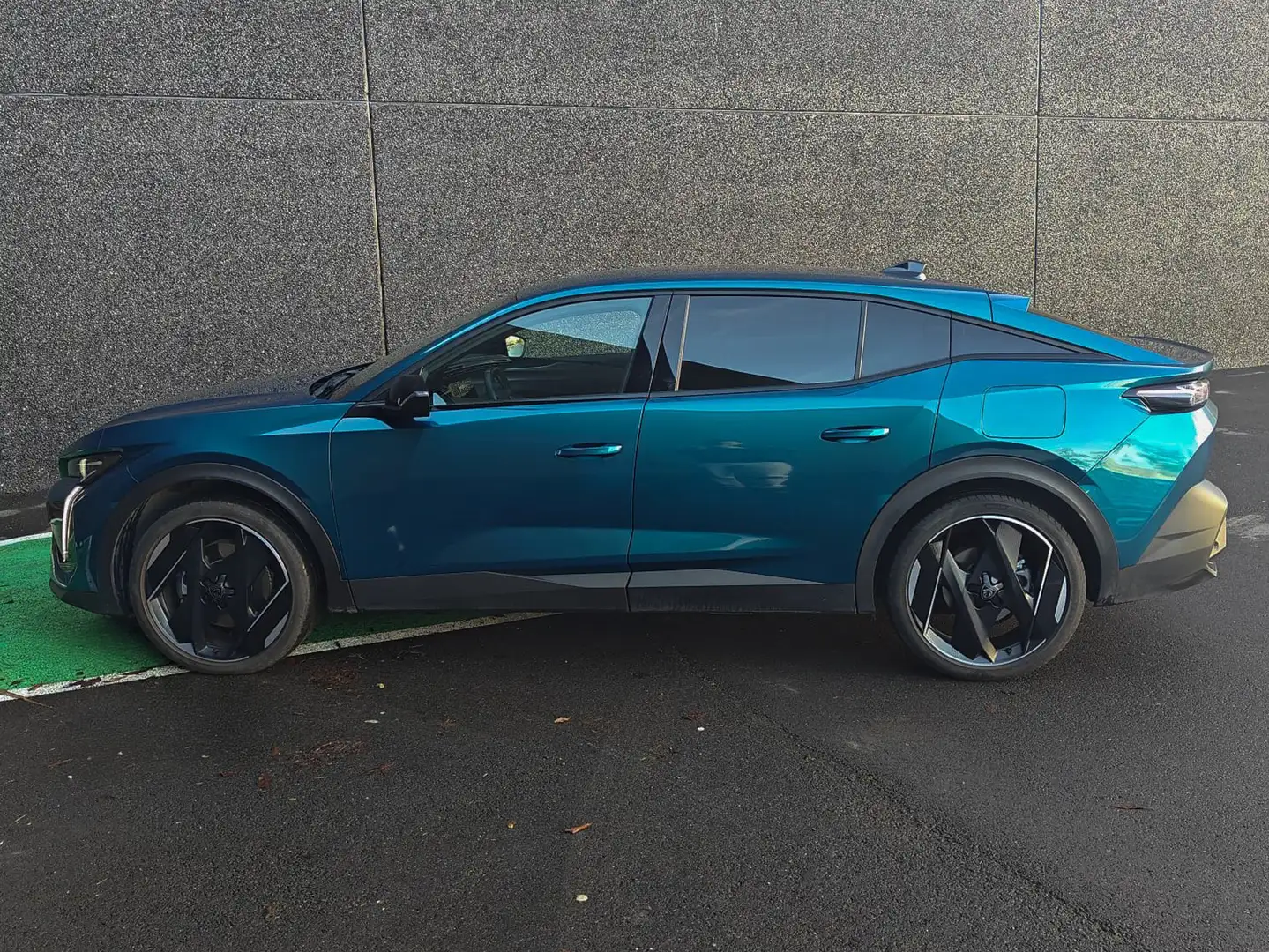 Peugeot 408 408 Plug-In Hybrid 225 e-EAT8 GT Blauw - 2