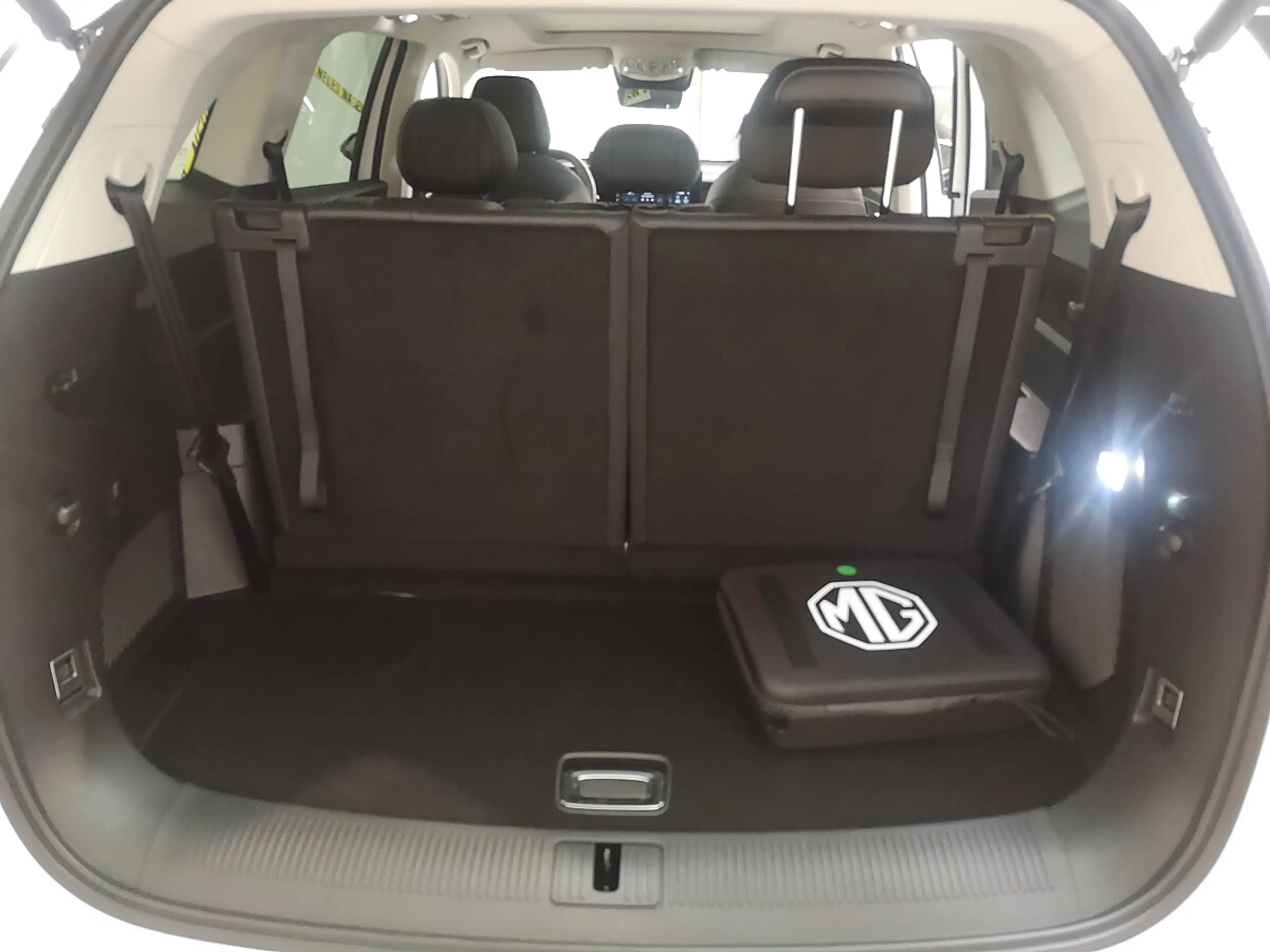 MG MGS9 1,5 PHEV Premium *JETZT VERFÜGBAR* — photo 8