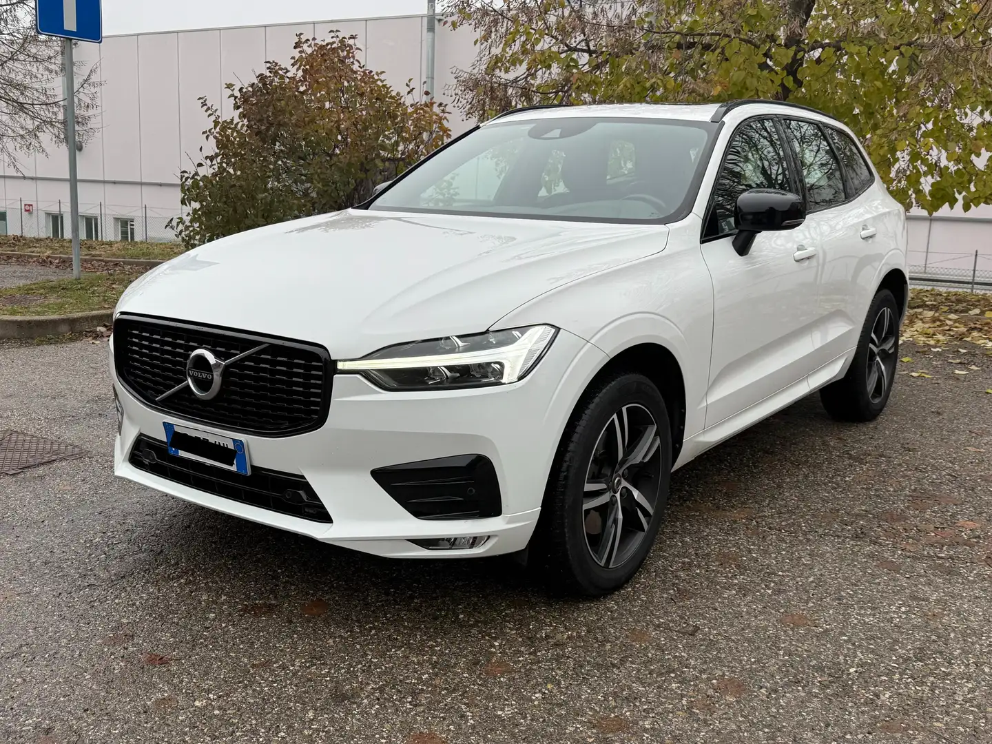 Volvo XC60 2.0 b4 R-design awd auto my20 Bianco - 1