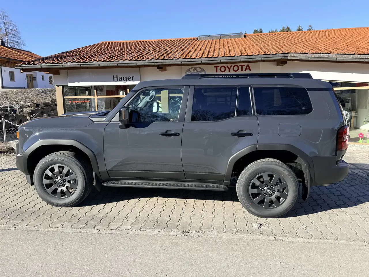 Toyota Land Cruiser Land Cruiser 2.8 D-4D Mild-Hybrid A/T Exe 2