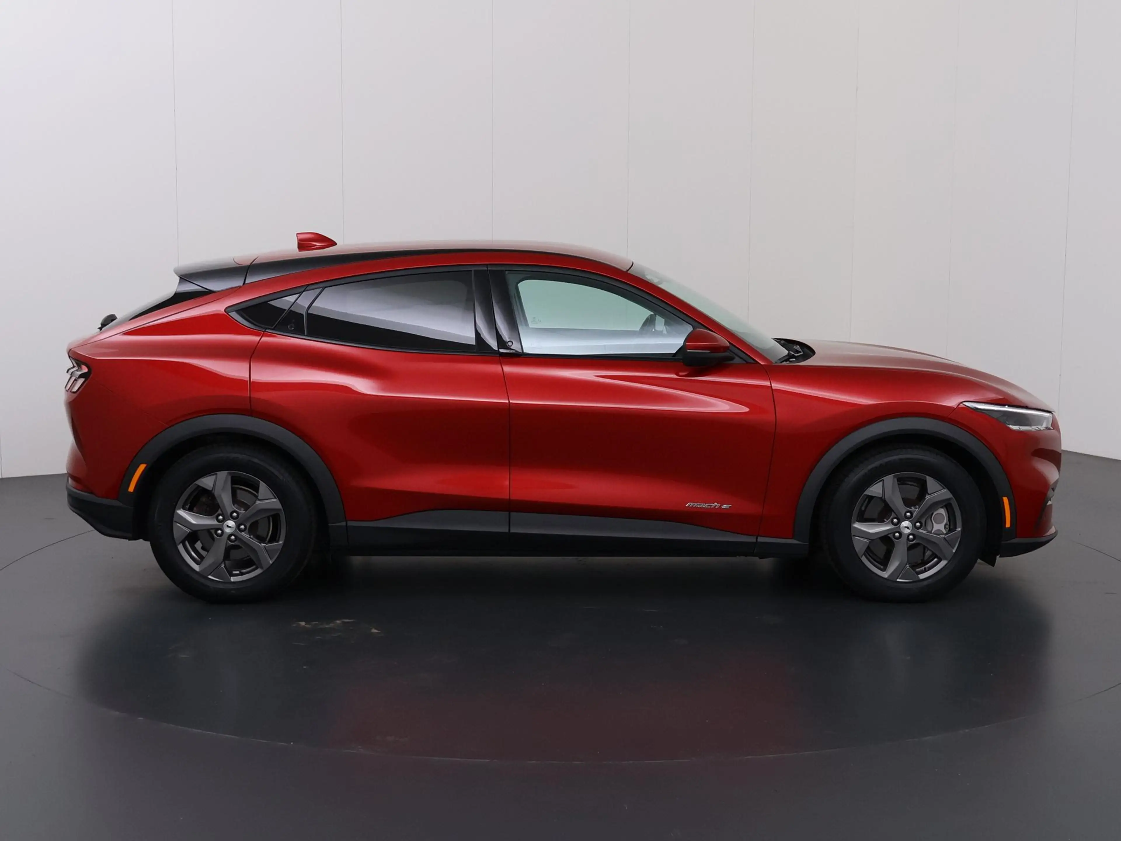 Ford Mustang Mach-E RWD 75 kWh | Winterpakket | Navigatie | Parkeercam — photo 6