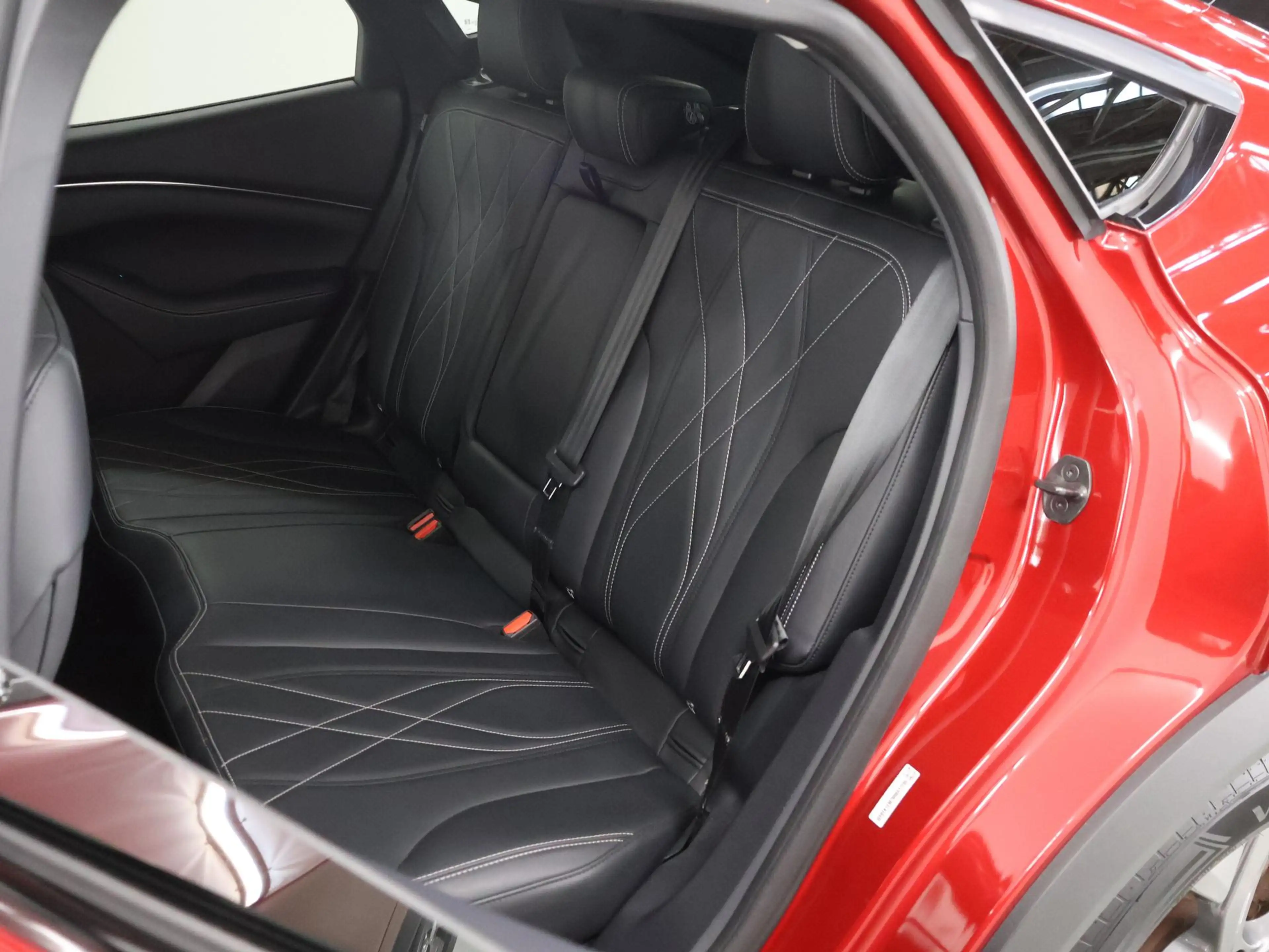 Ford Mustang Mach-E RWD 75 kWh | Winterpakket | Navigatie | Parkeercam — photo 11