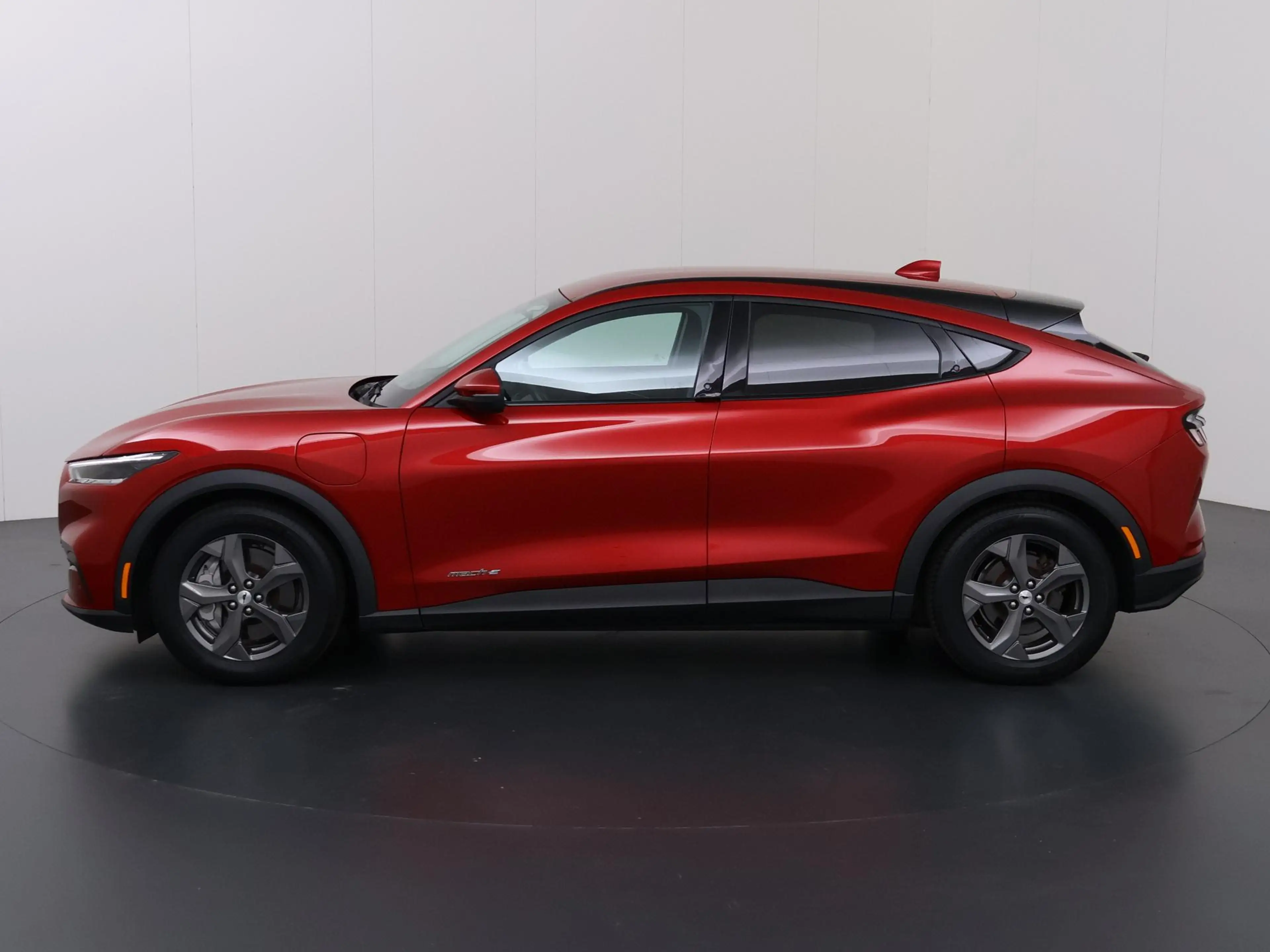Ford Mustang Mach-E RWD 75 kWh | Winterpakket | Navigatie | Parkeercam — photo 5