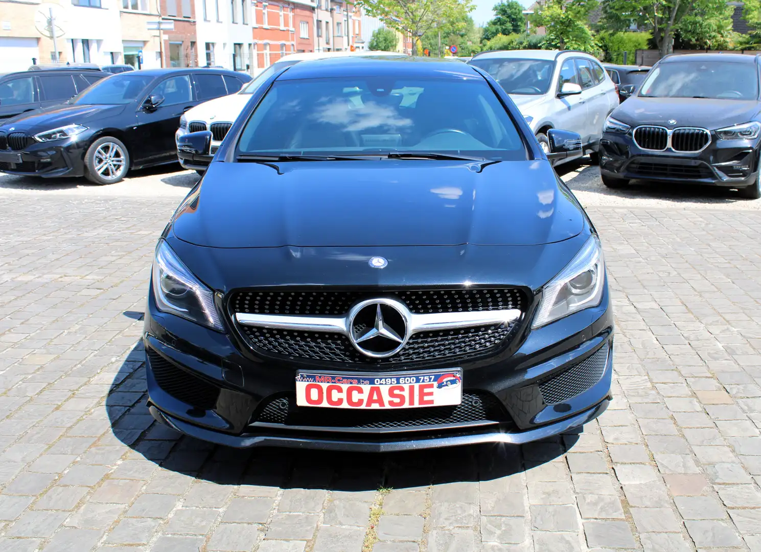 Mercedes-Benz CLA 180 Shooting Brake AMG PACK + PANO !!! Zwart - 2
