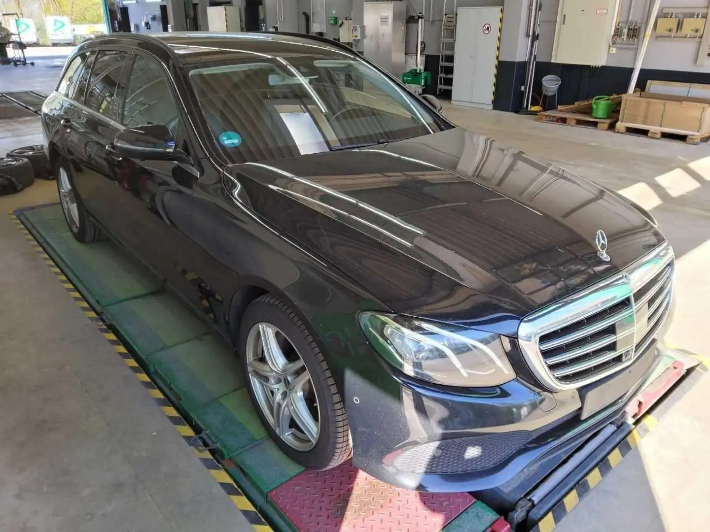 Mercedes-Benz E 350 CDI T ACC 360° 1. Hand Leder ACC Schwarz - 2