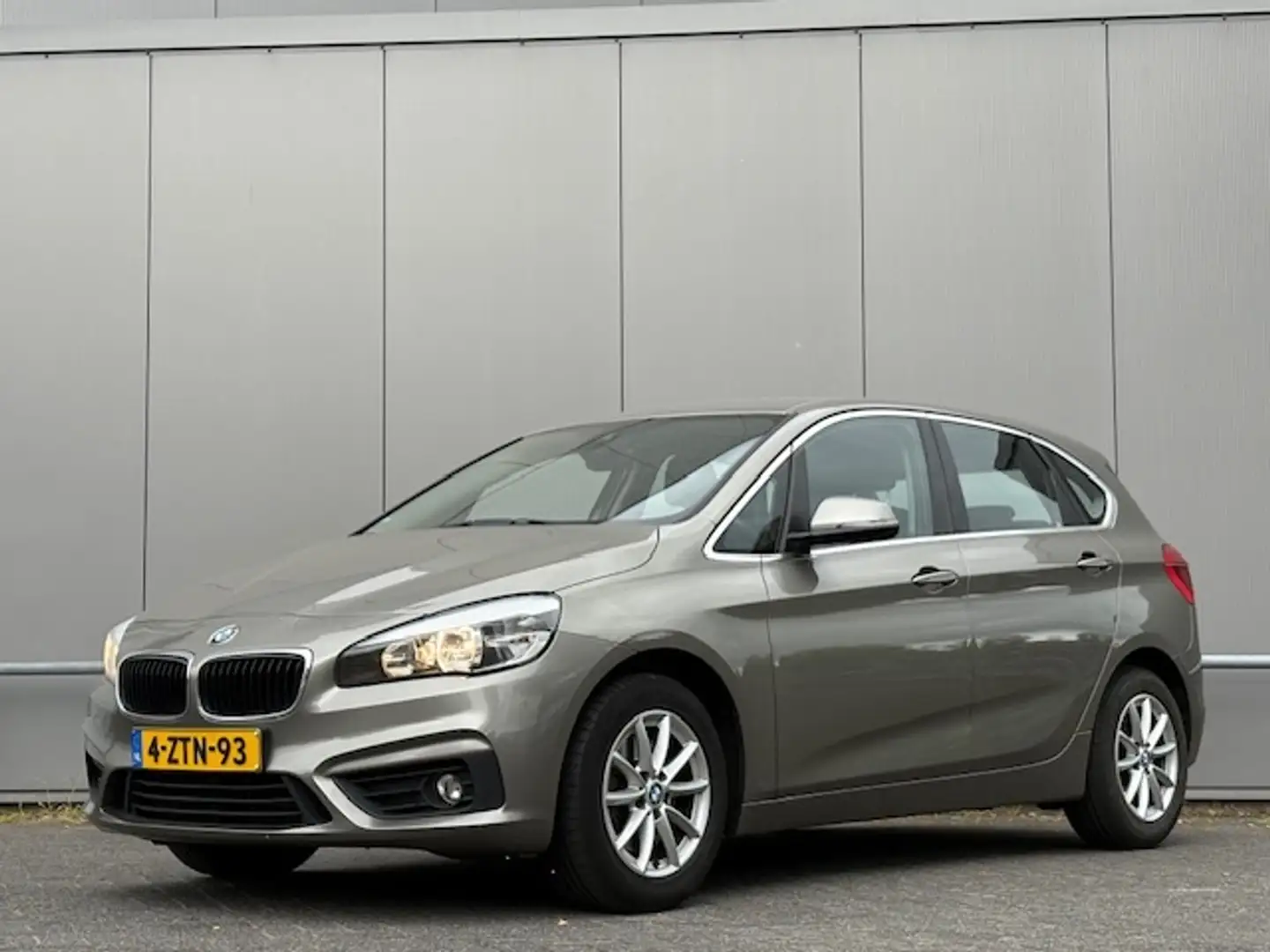BMW 220 2-serie Active Tourer 220i - automaat - nap - 1e e Grau - 1