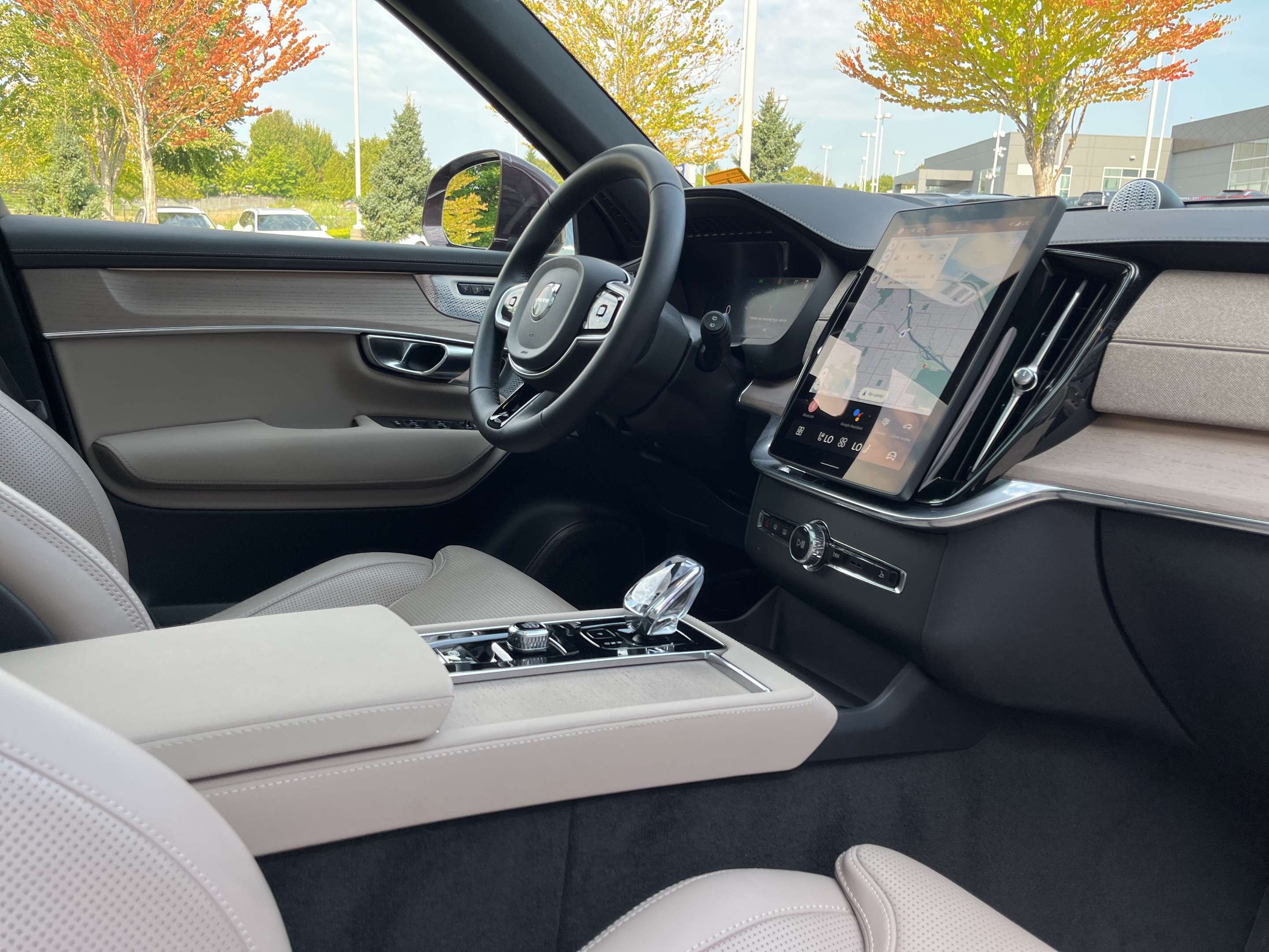 2025 Volvo XC90 2025.5 T8 AWD Ultra Bright Theme 7-Seater thumb 16
