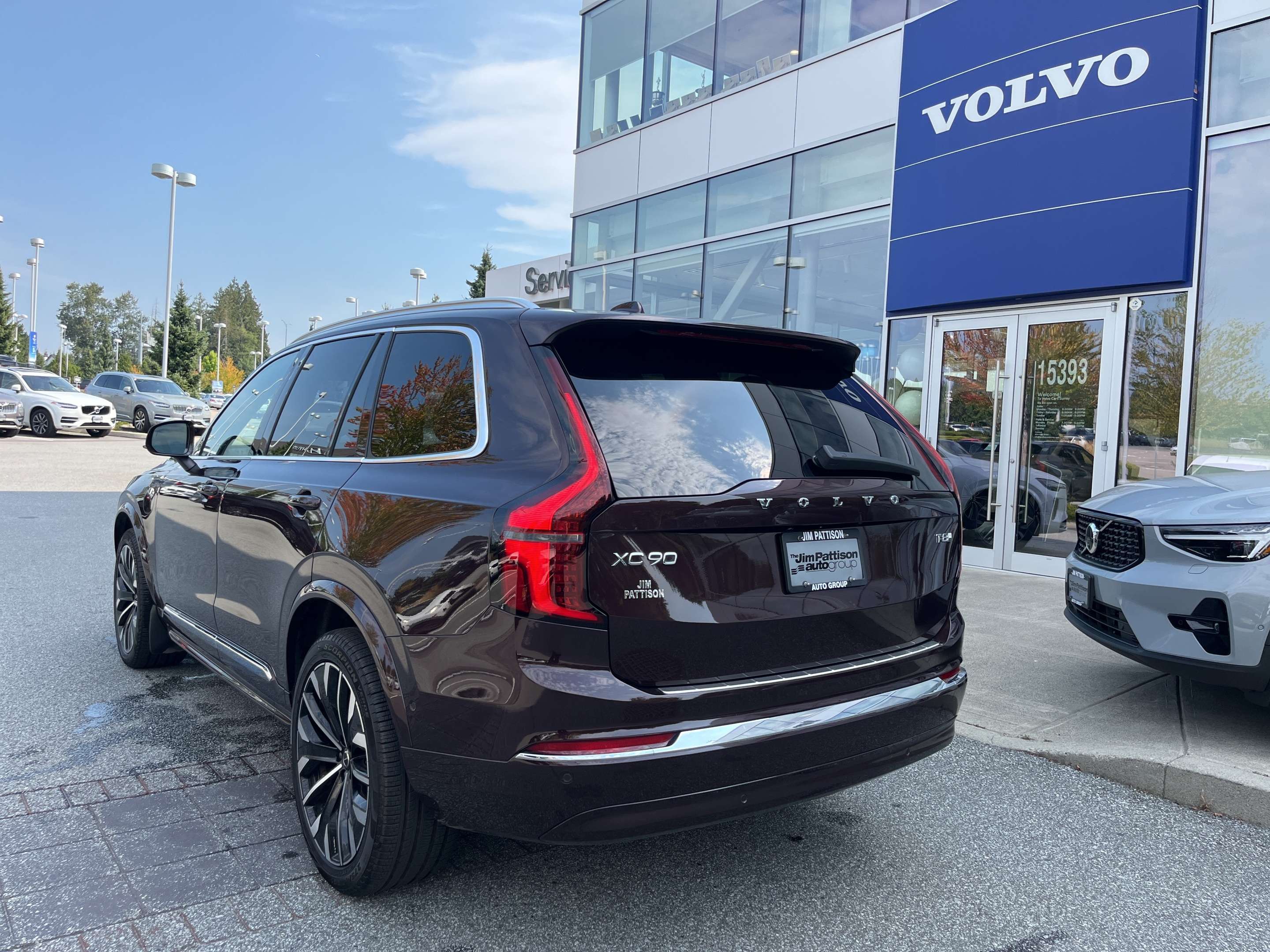 2025 Volvo XC90 2025.5 T8 AWD Ultra Bright Theme 7-Seater alt 3