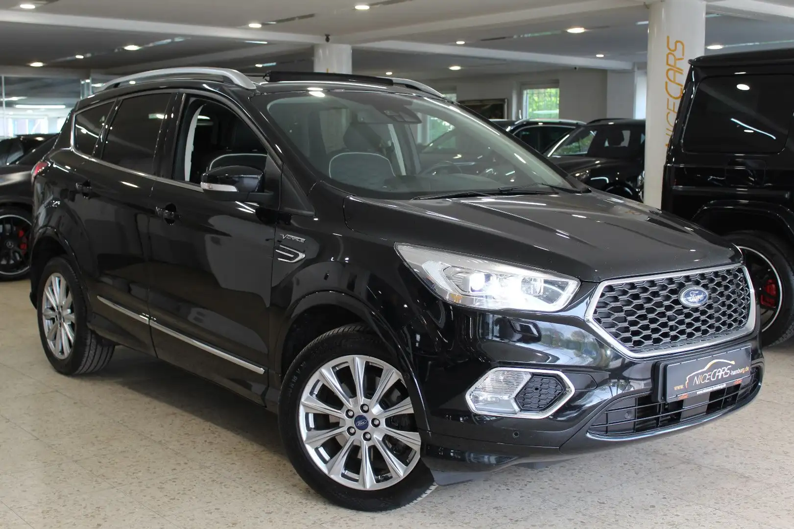 Ford Kuga 2.0 TDCI 4x4 Vignale* Panorama*1H*ACC"VOLL" Noir - 1