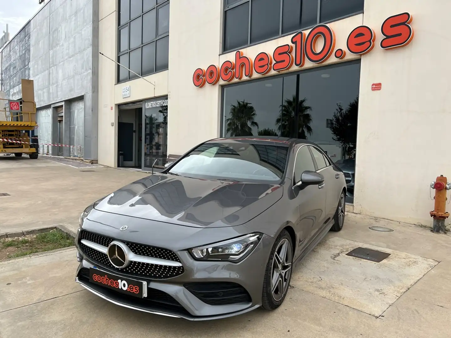 Mercedes-Benz CLA 250 4Matic 7G-DCT Gris - 1