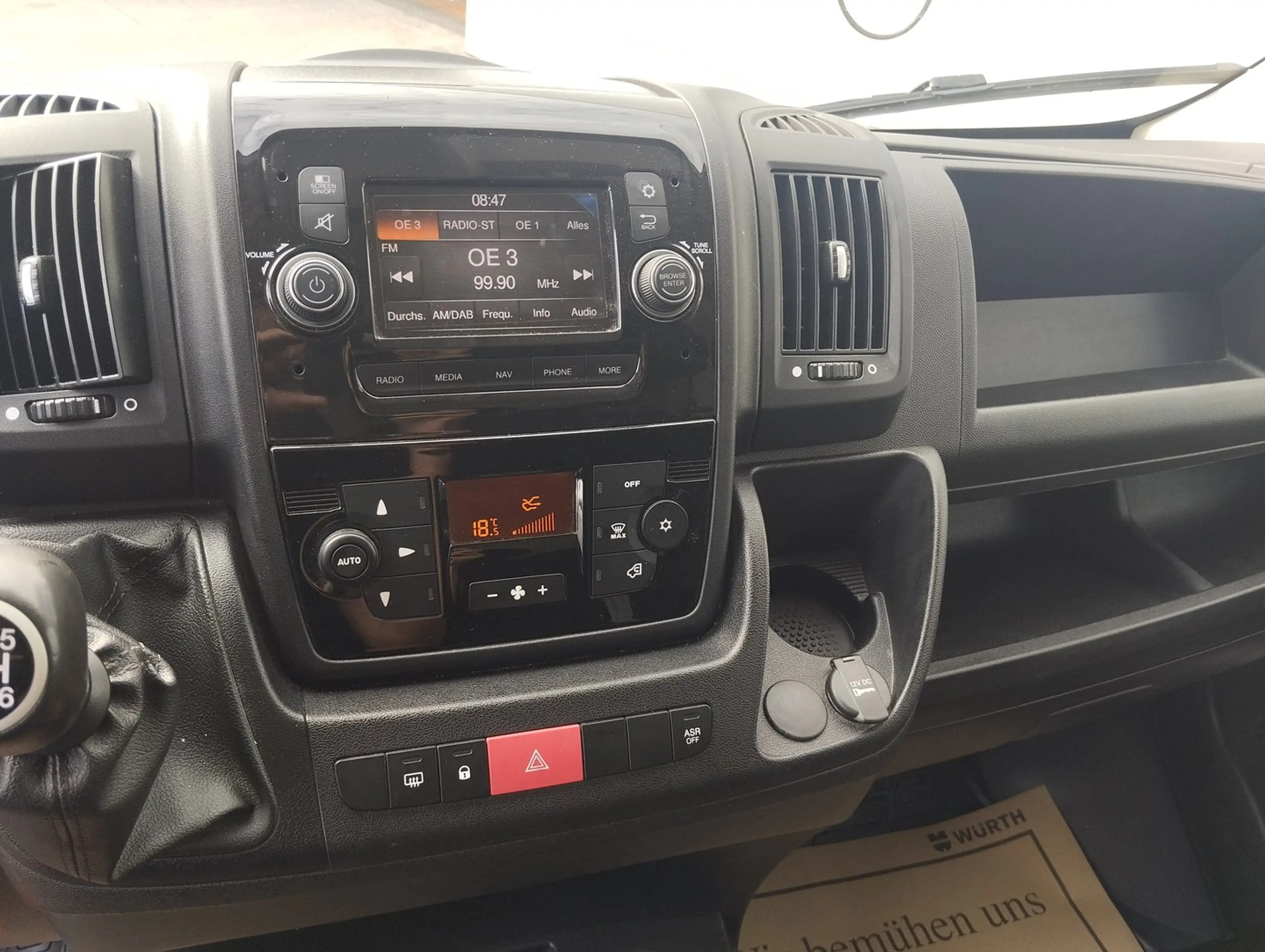 Peugeot Boxer Kasten Hochraum 435 L3H2 Premium BlueHDi 140 — photo 15