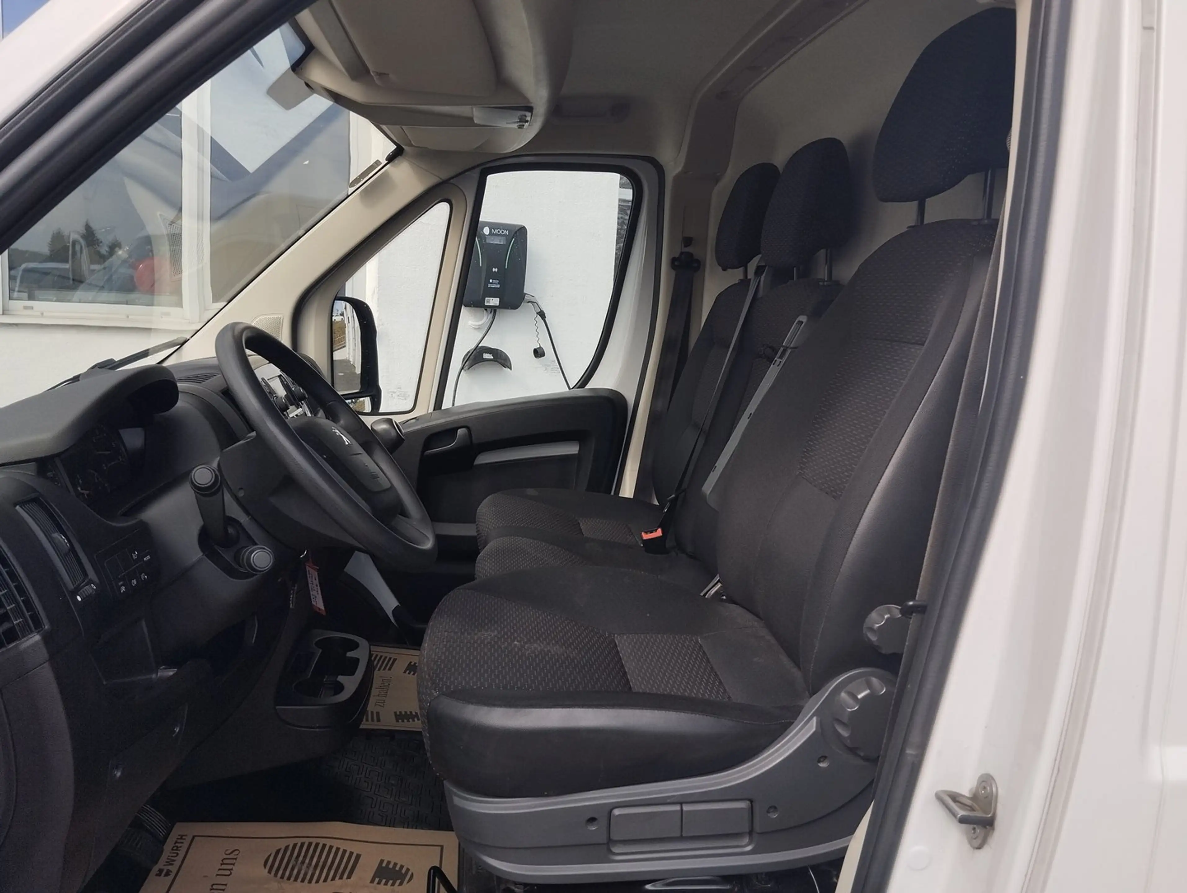 Peugeot Boxer Kasten Hochraum 435 L3H2 Premium BlueHDi 140 — photo 12