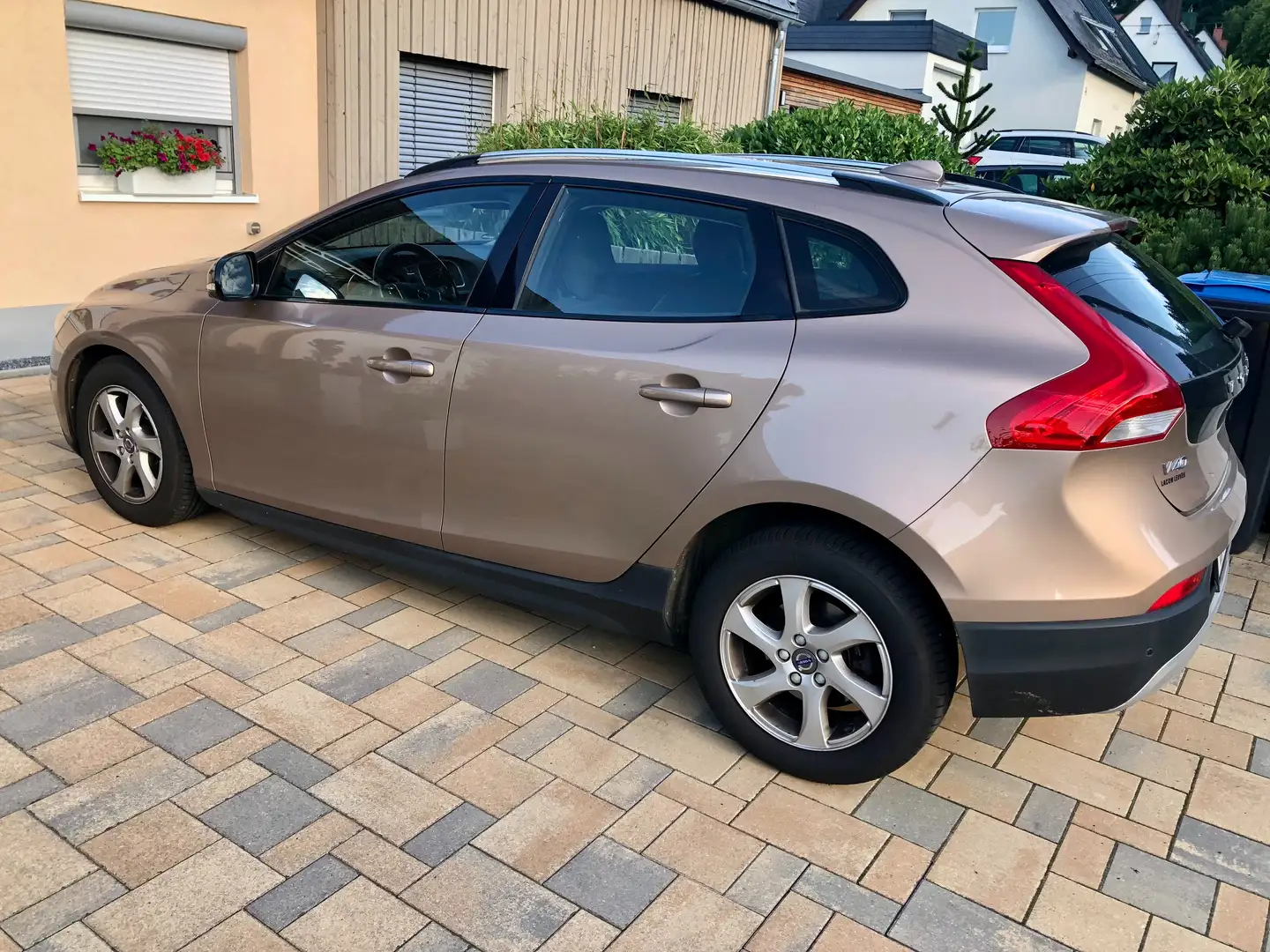 Volvo V40 Cross Country V40 Cross Country Diesel D2 Momentum - 2