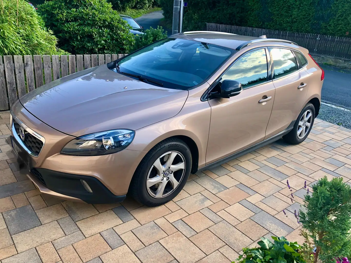 Volvo V40 Cross Country V40 Cross Country Diesel D2 Momentum - 1