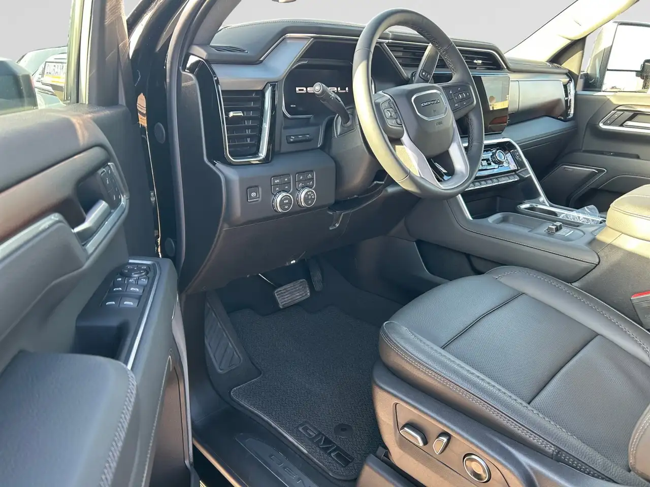 GMC Sierra 2500HD снимка GMC Sierra 2500HD