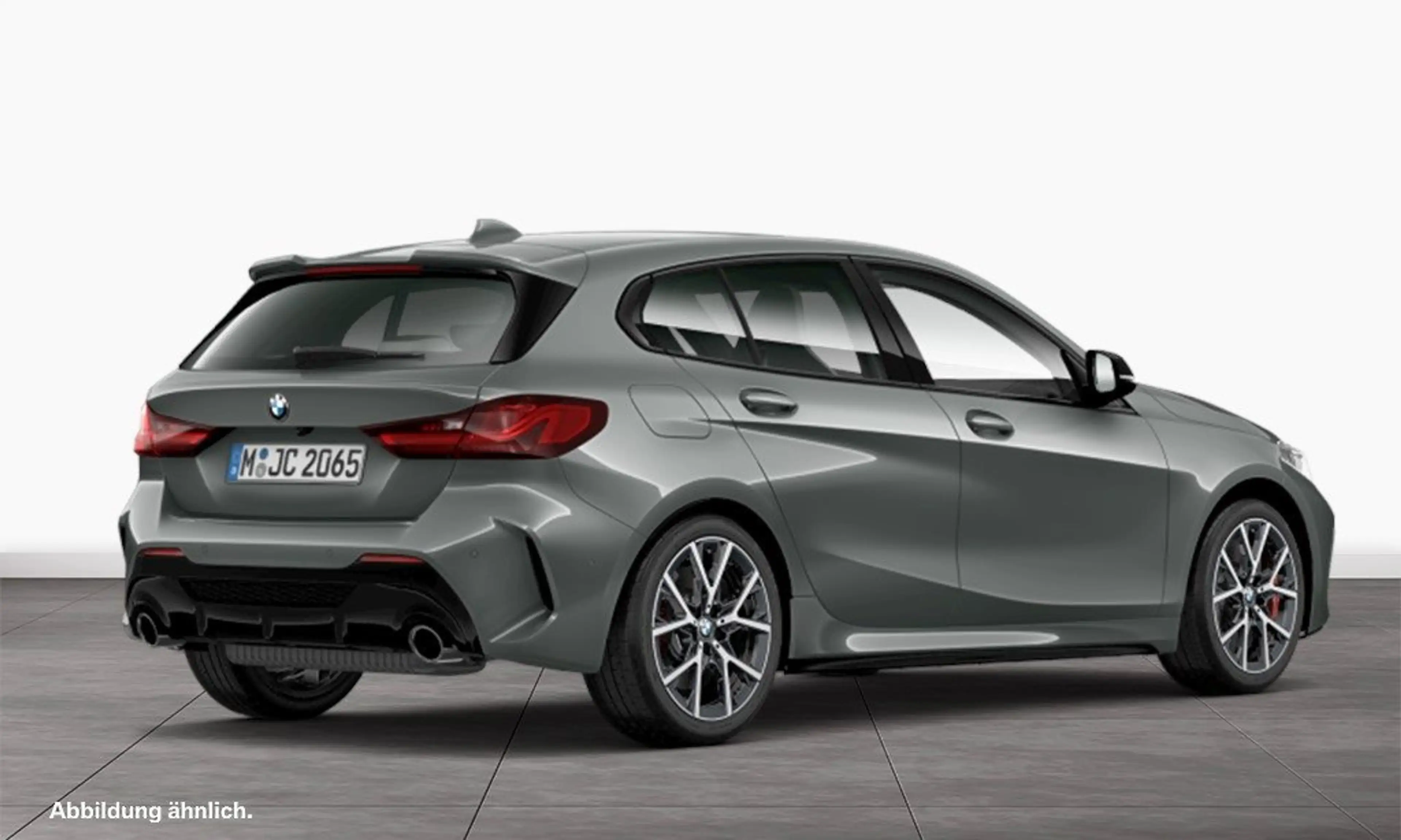 BMW 135 M135i xDrive Hatch — photo 2