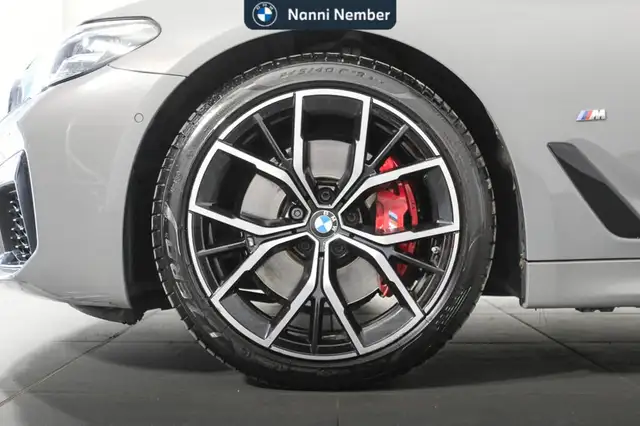 BMW 5 Series view 7