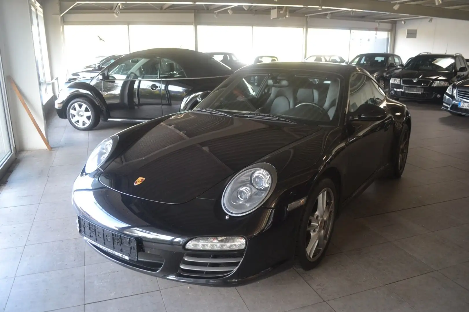 Porsche 911 Targa 4 Schwarz - 1