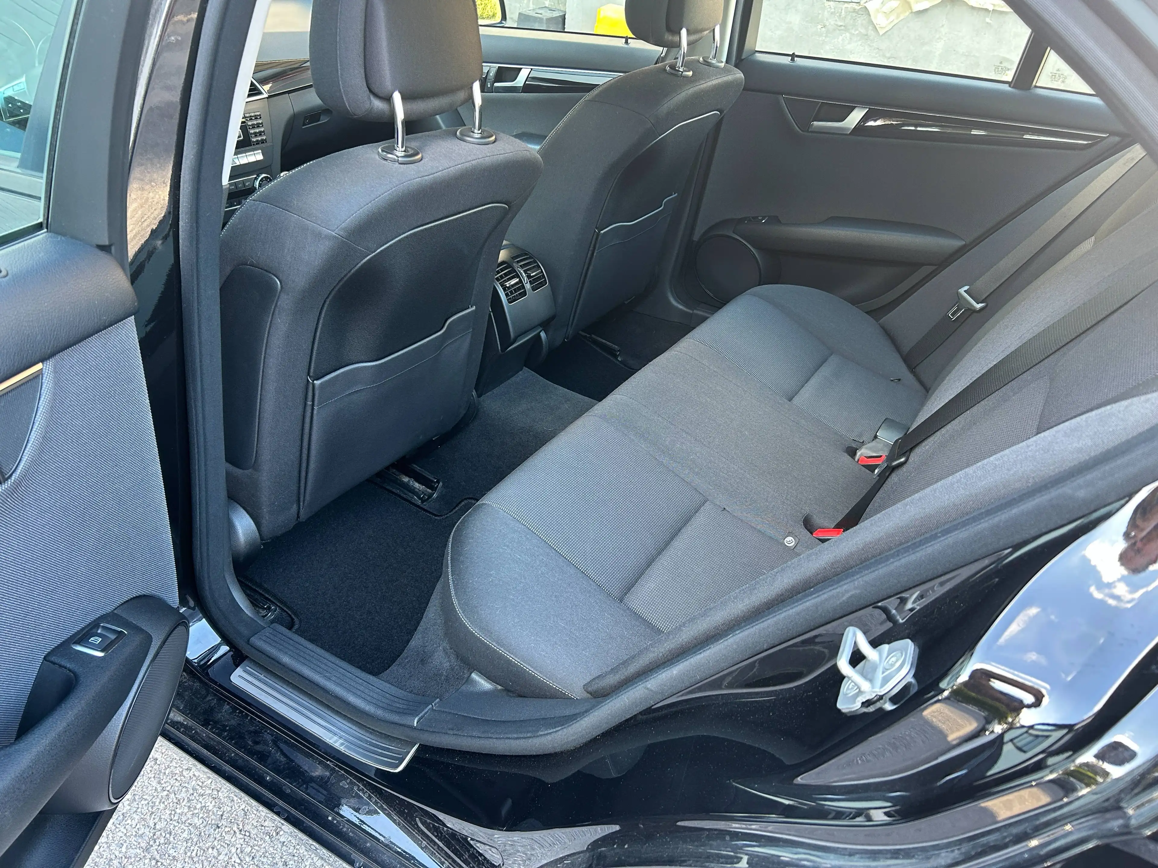 Mercedes-Benz C 200 C 200 CGI Klima, PDC, Steuerkette erneuert. Bluetooth,Tüv Neu — photo 11