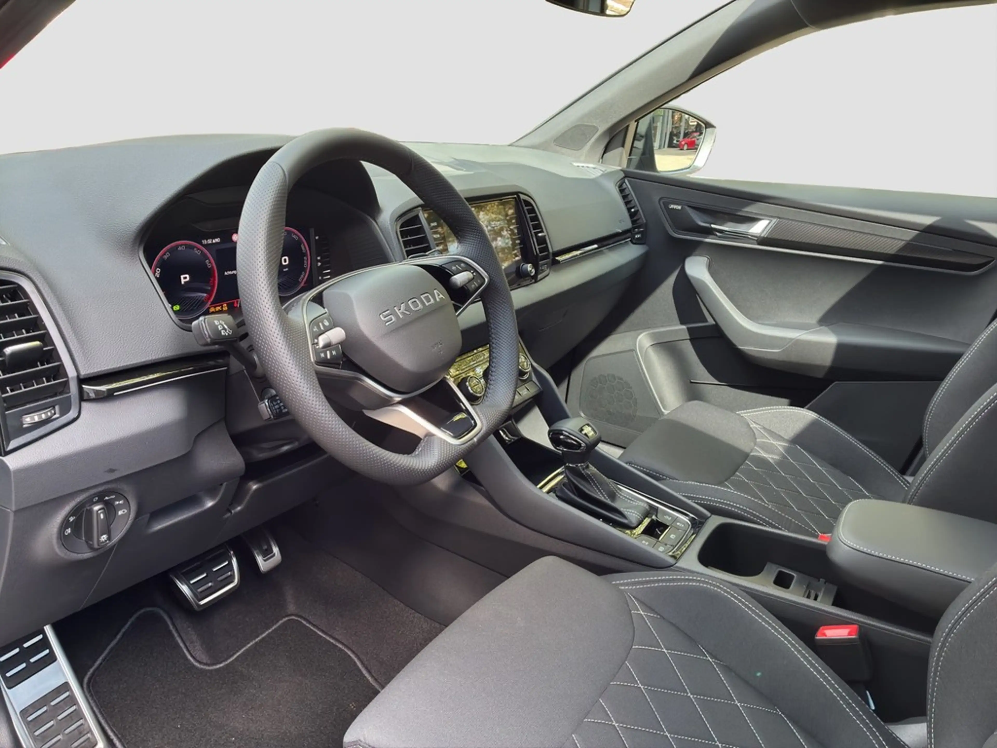 Skoda Karoq Sportline 2.0 TSI 4x4 DSG Sportline 4x4 — photo 12