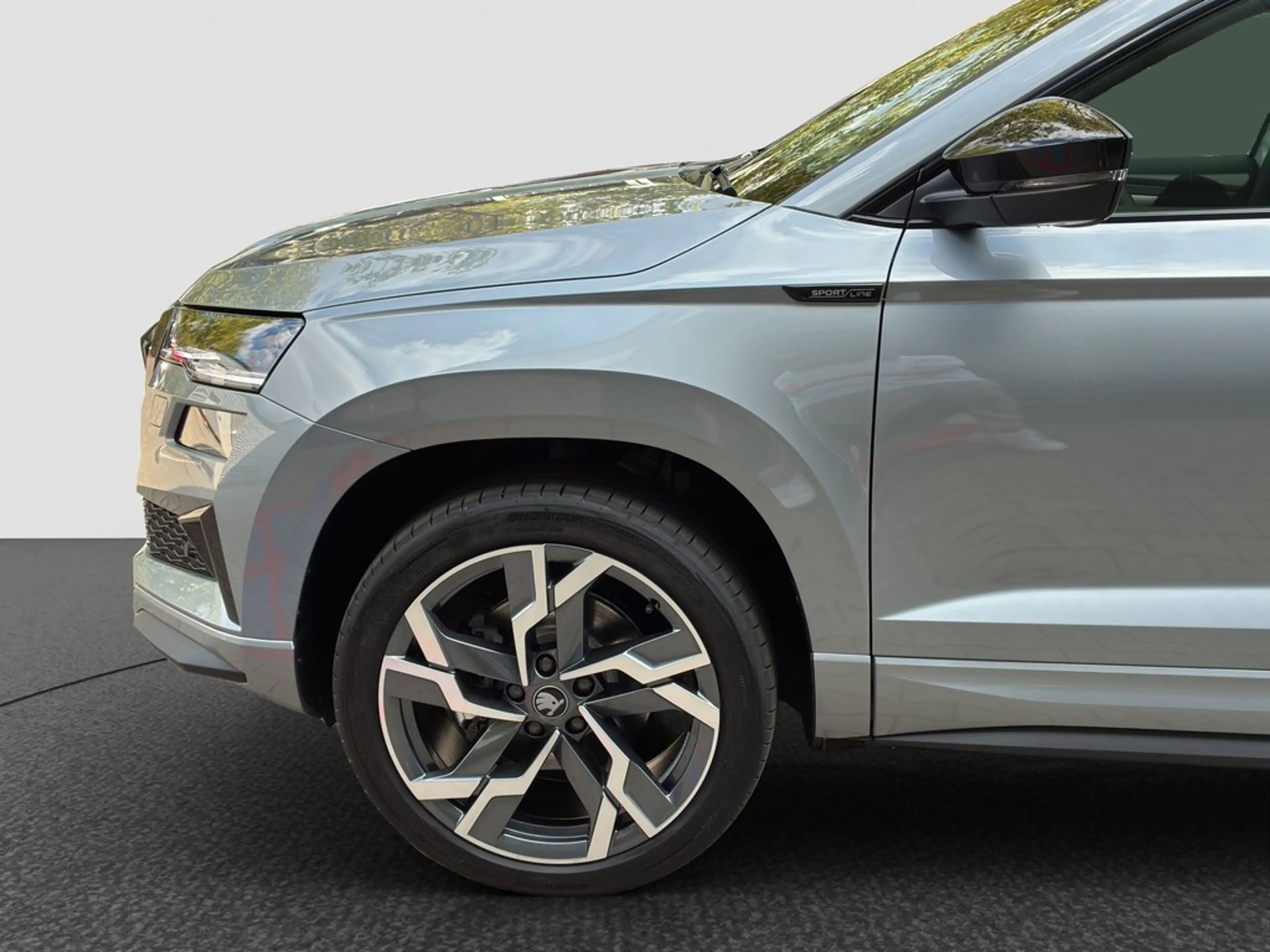 Skoda Karoq Sportline 2.0 TSI 4x4 DSG Sportline 4x4 — photo 3