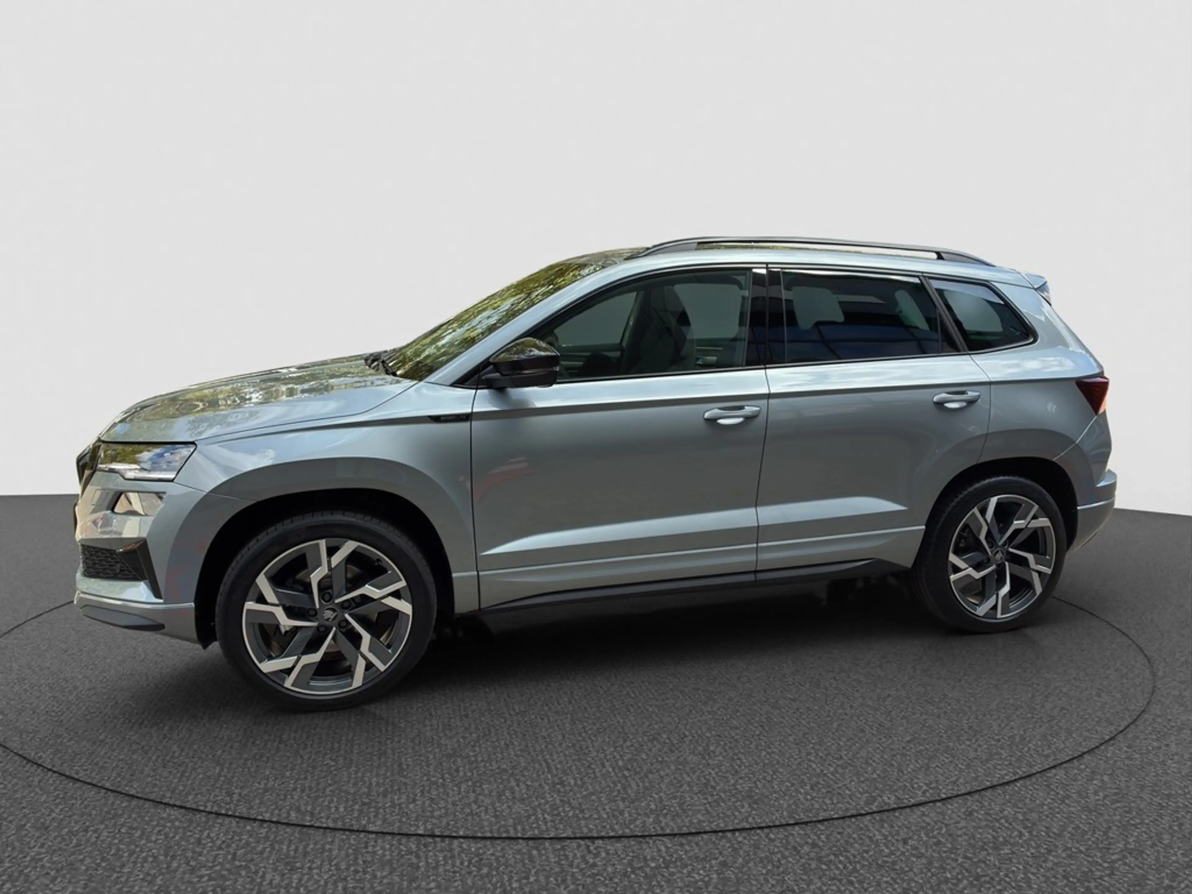 Skoda Karoq Sportline 2.0 TSI 4x4 DSG Sportline 4x4 — photo 2