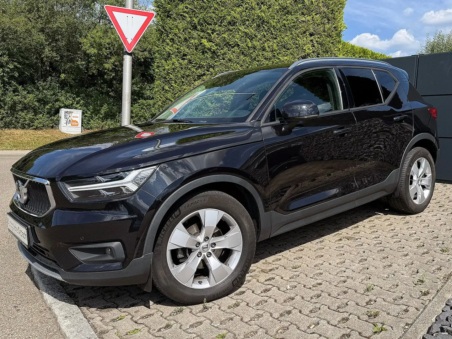 Volvo XC40 Momentum Pro|Kamera|Harman-Kardon|XeniumPak Noir - 2