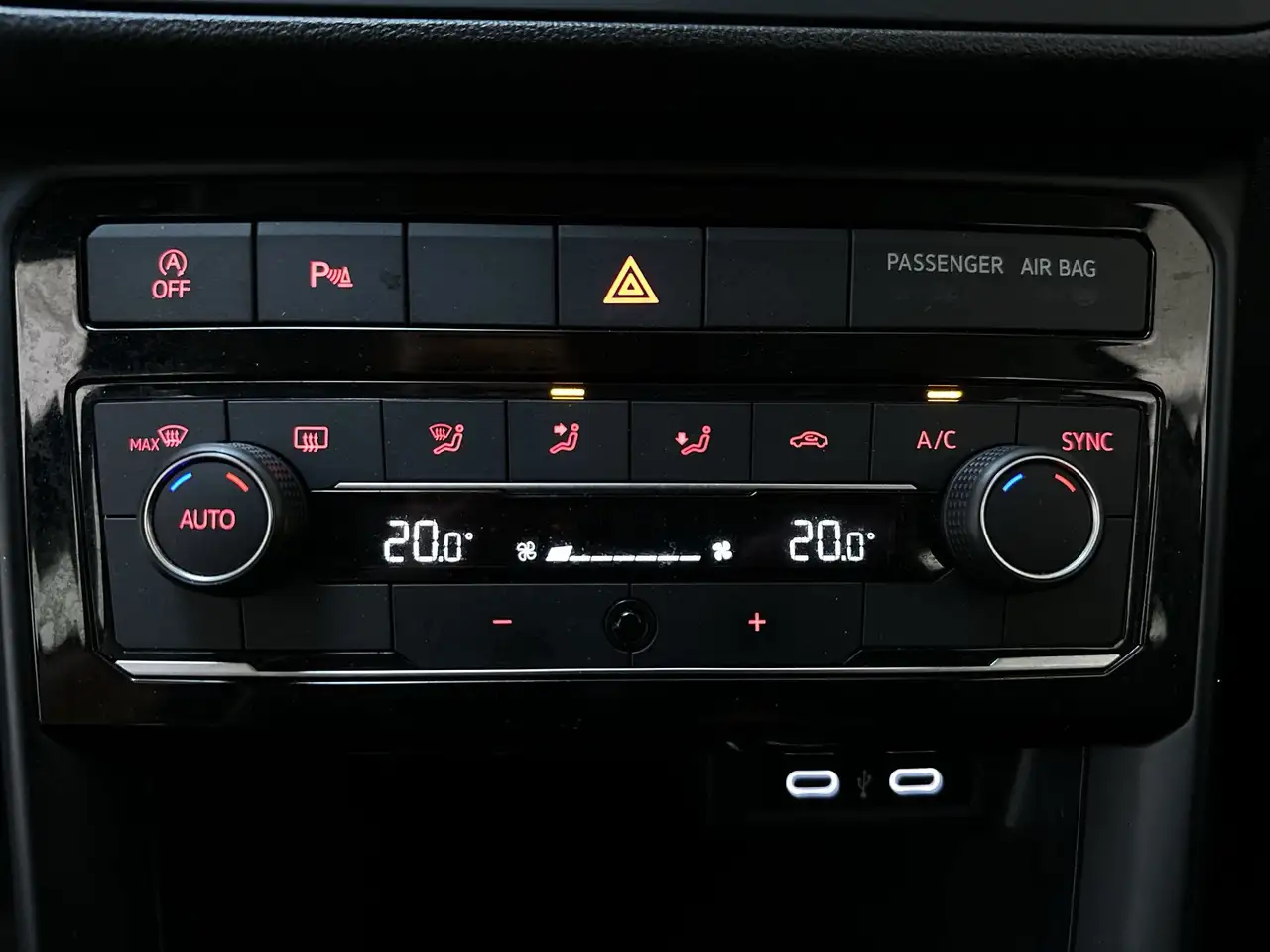 Volkswagen T-Cross 1.0 TSI Life Business Camera Climate Control Navig, миниатюра 24