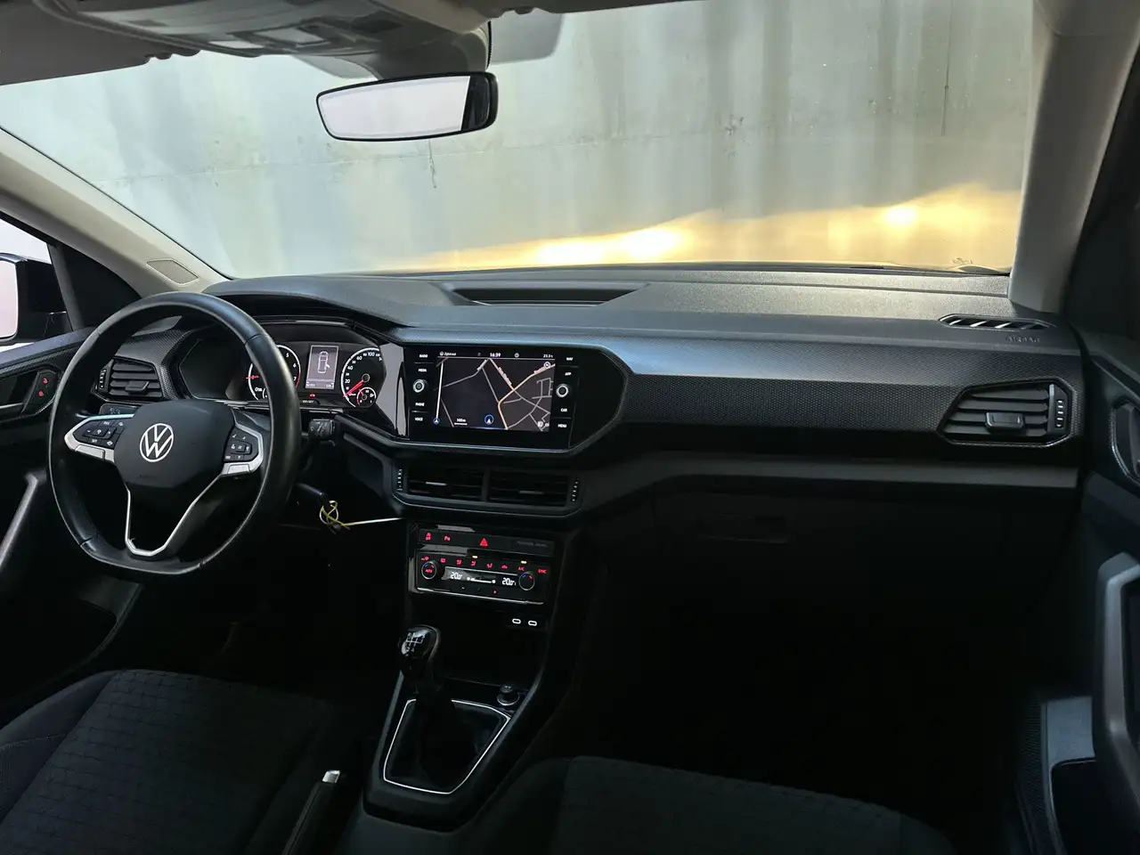 Volkswagen T-Cross 1.0 TSI Life Business Camera Climate Control Navig, миниатюра 2