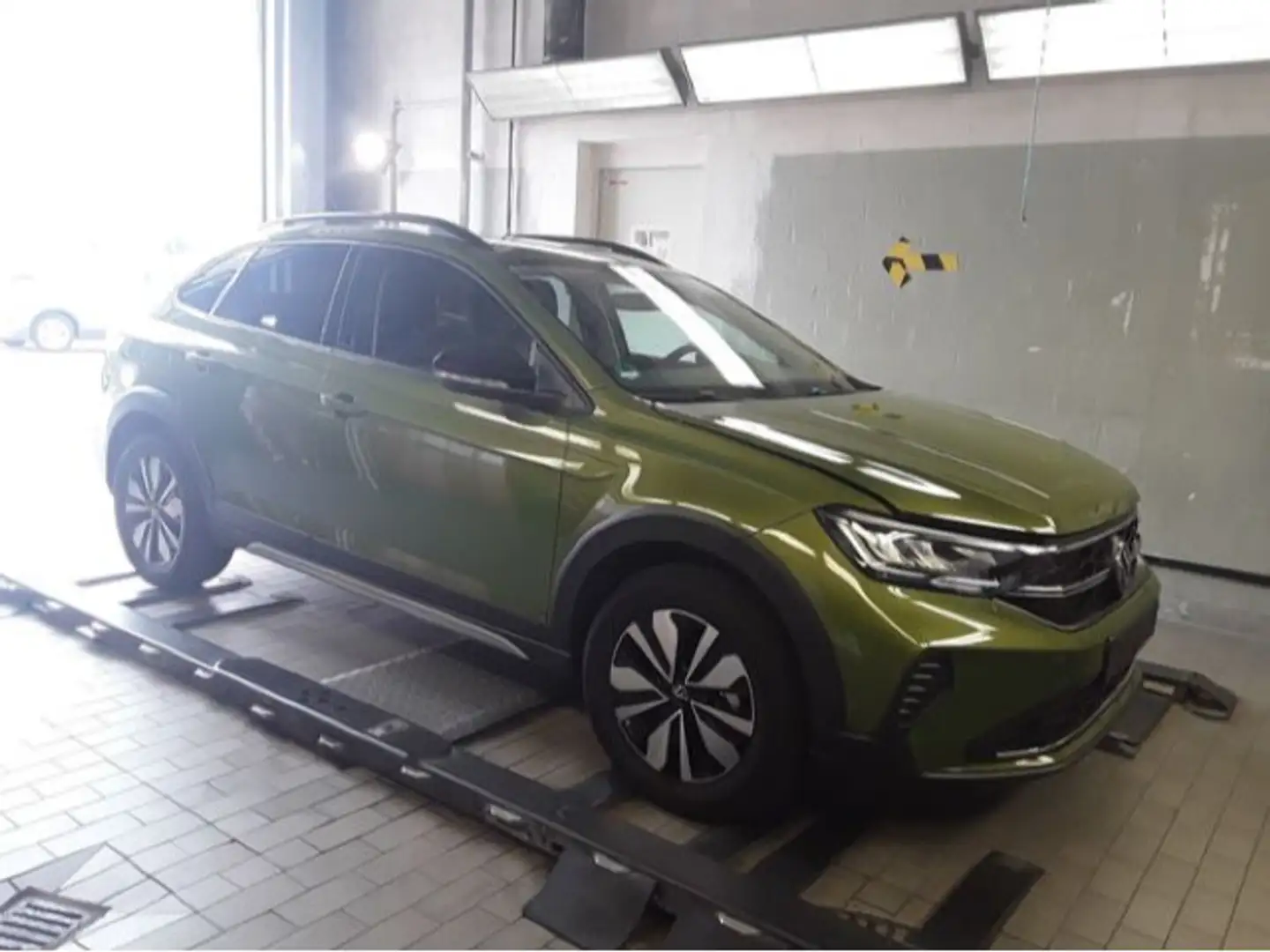 Volkswagen Taigo 1.0 TSI DSG GOAL ASSIST AHK KAMERA KEYLESS Grün - 2