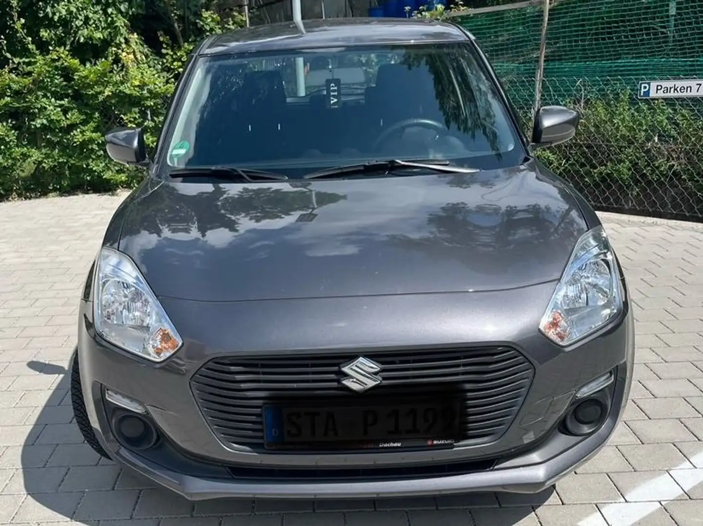 Suzuki Swift Swift 4x2 Hyb. 1,2l Club MT A2L412 Grau - 2