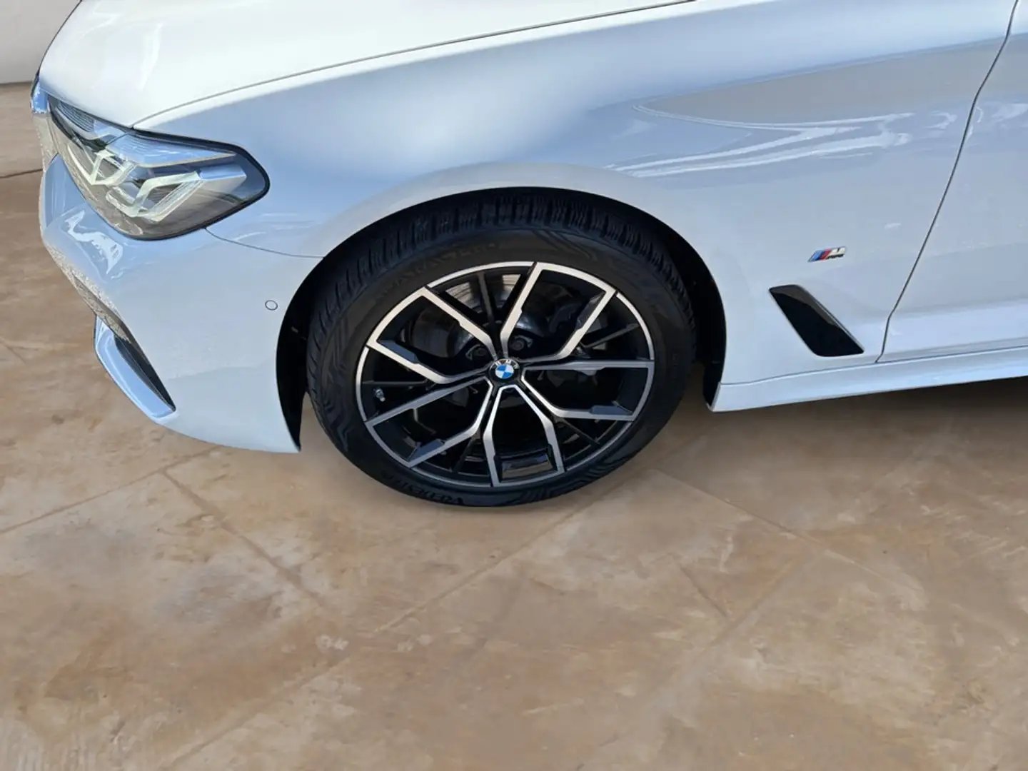 BMW 520 d M Sportpaket + GARANTIE-bis-05.2028 Weiß - 2