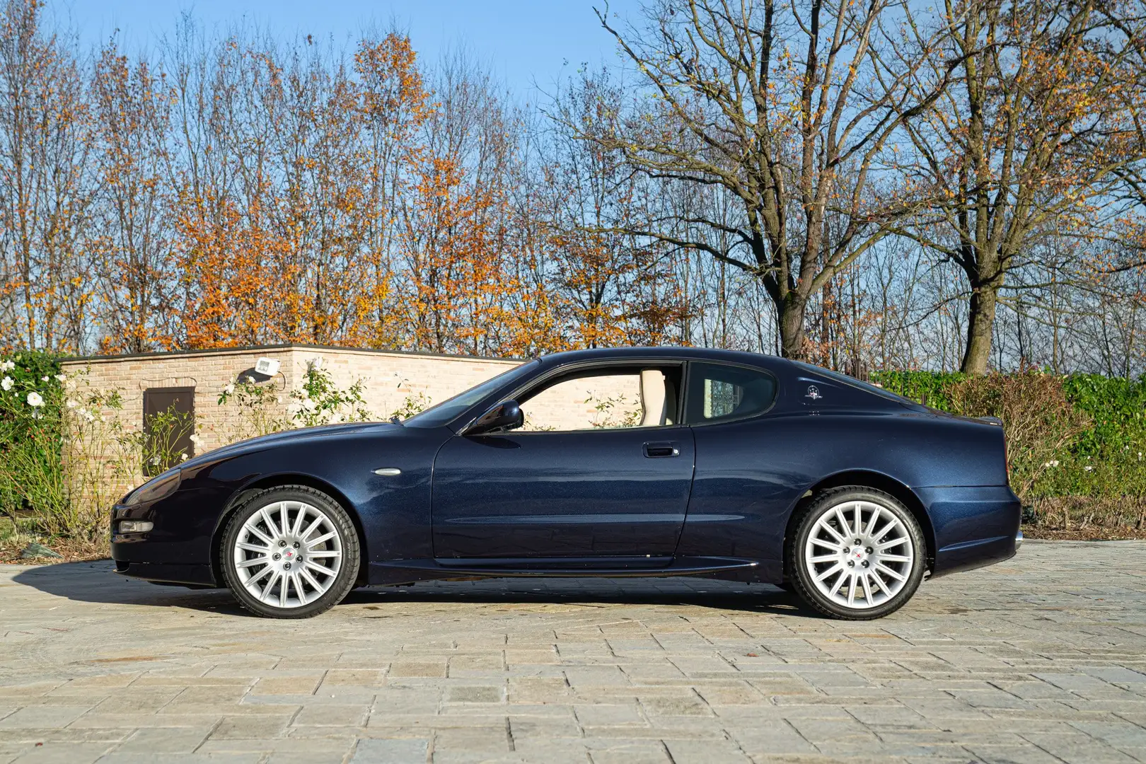 Maserati Coupe 4.2 V8 32V CAMBIOCORSA Blau - 2